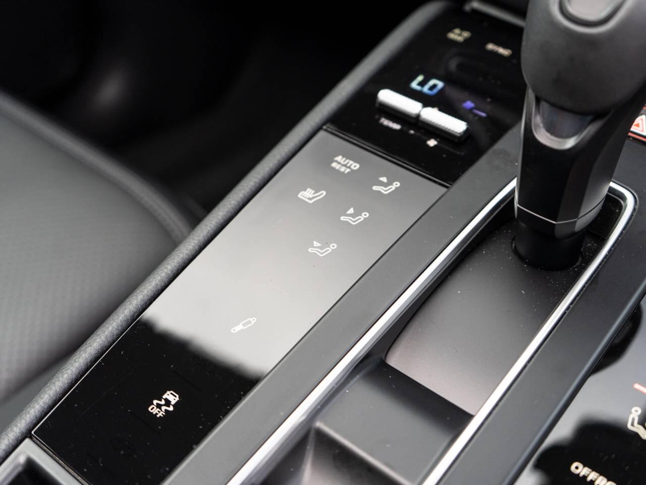 Porsche Macan view 33