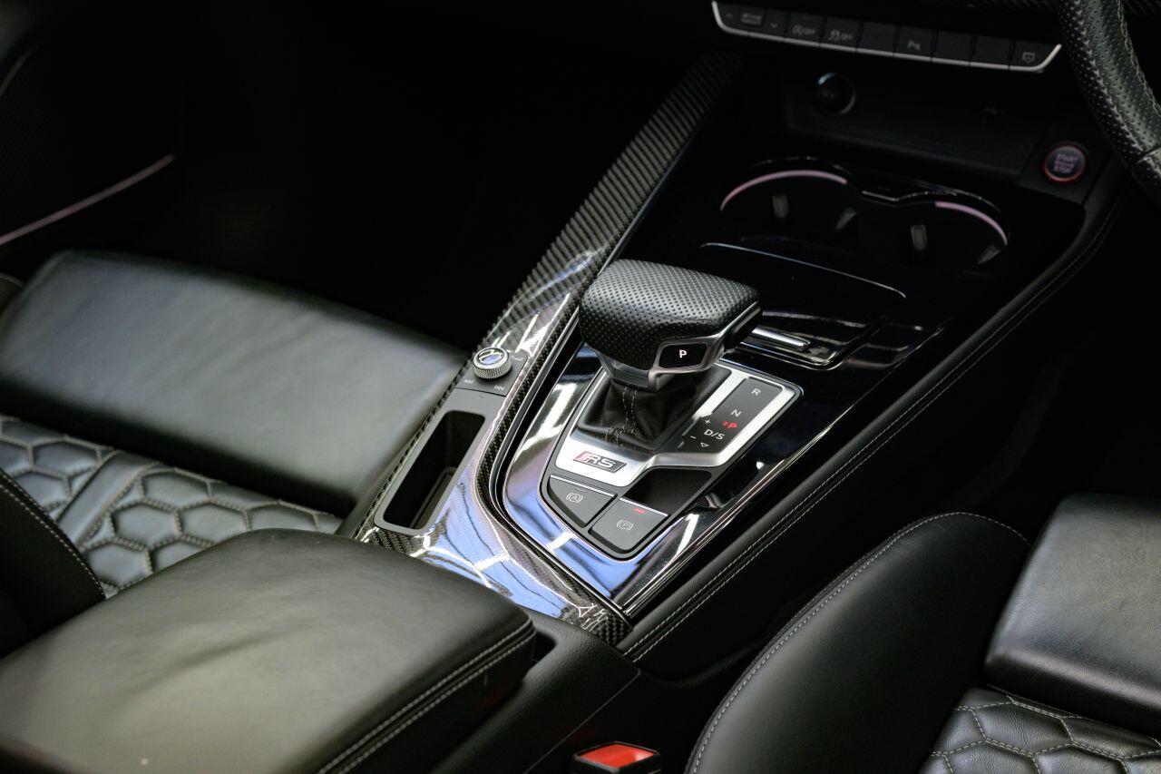 Audi RS4 view 30