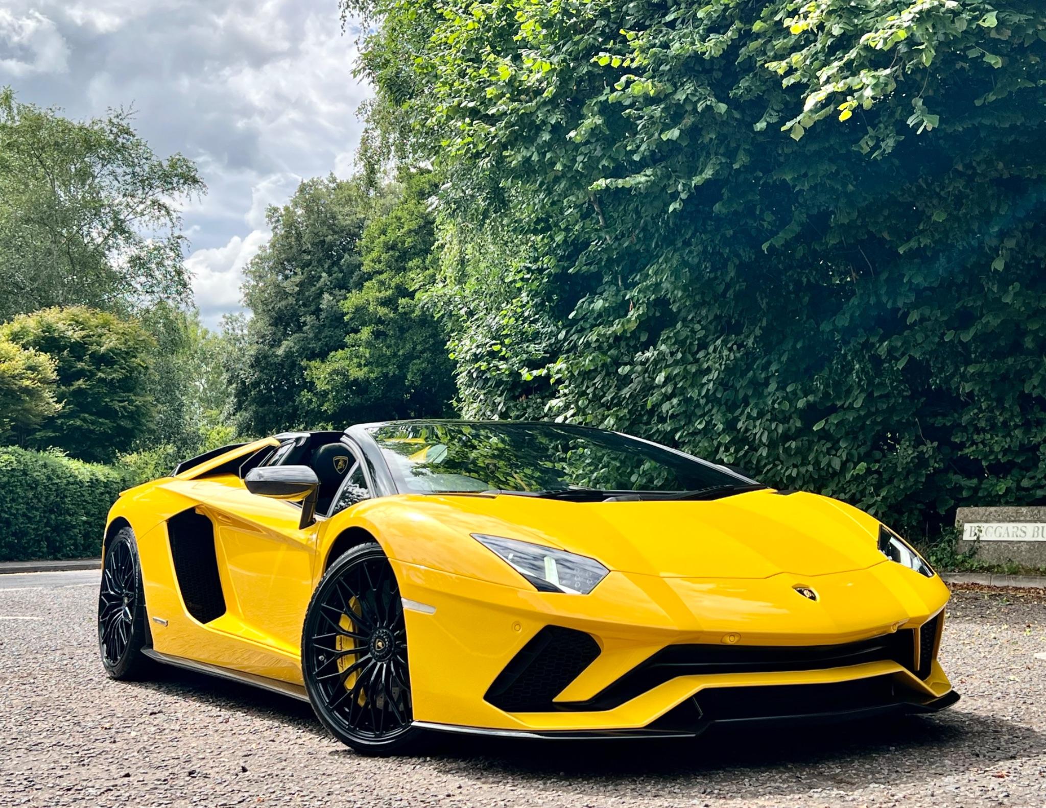 2018 Lamborghini Aventador in Yellow for sale
