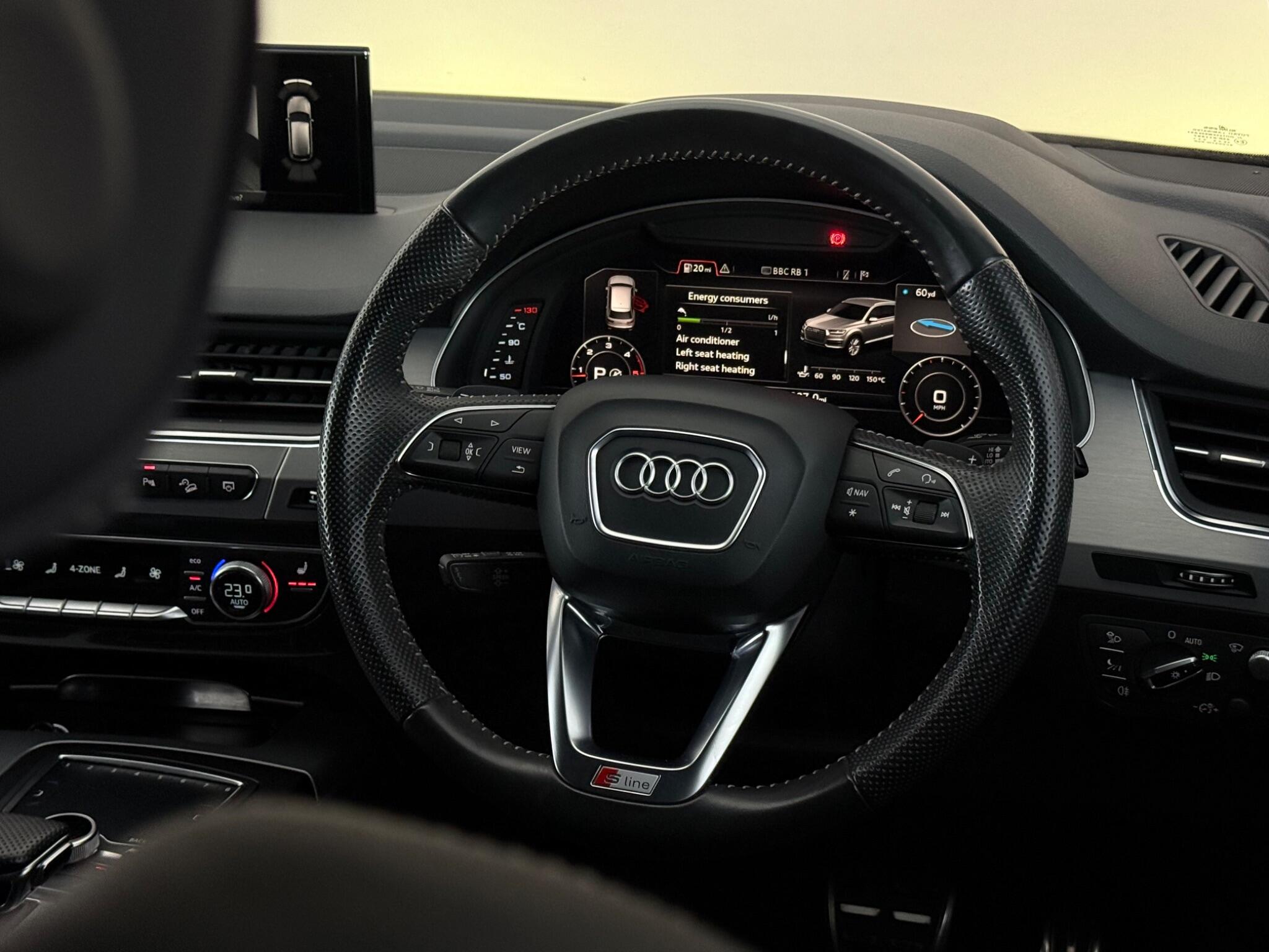Audi Q7 view 14