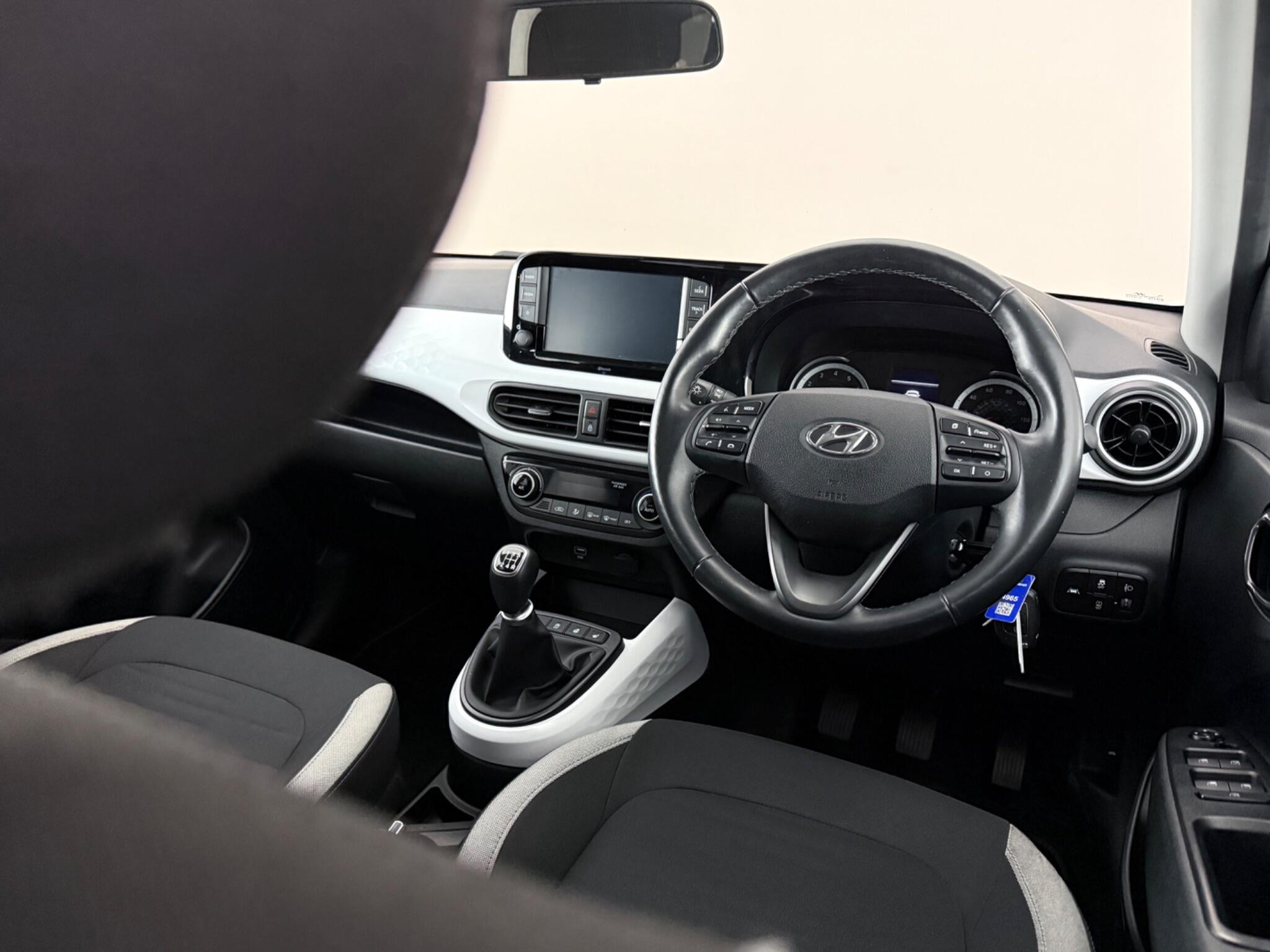 Hyundai i10 view 13