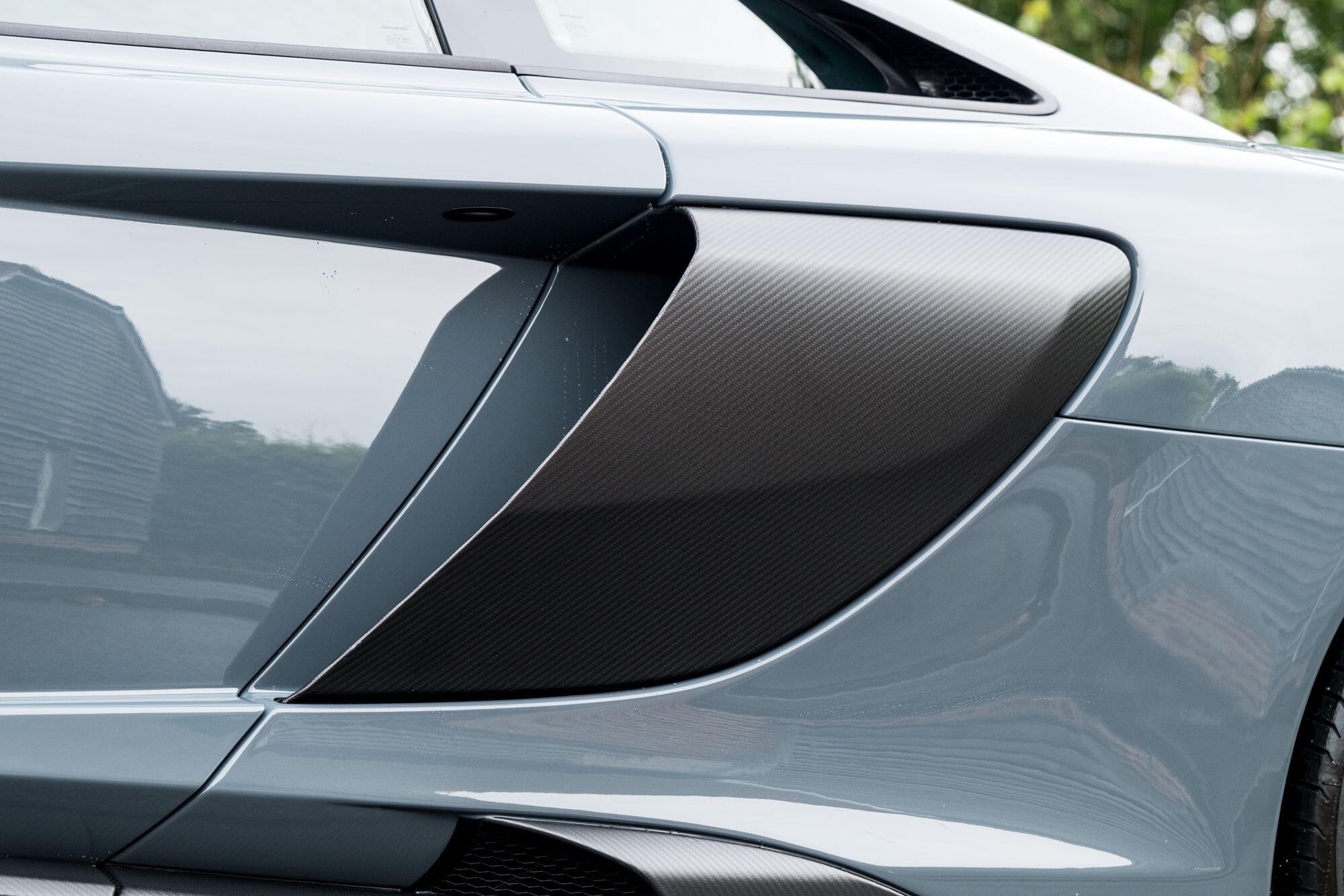 McLaren 675LT view 23