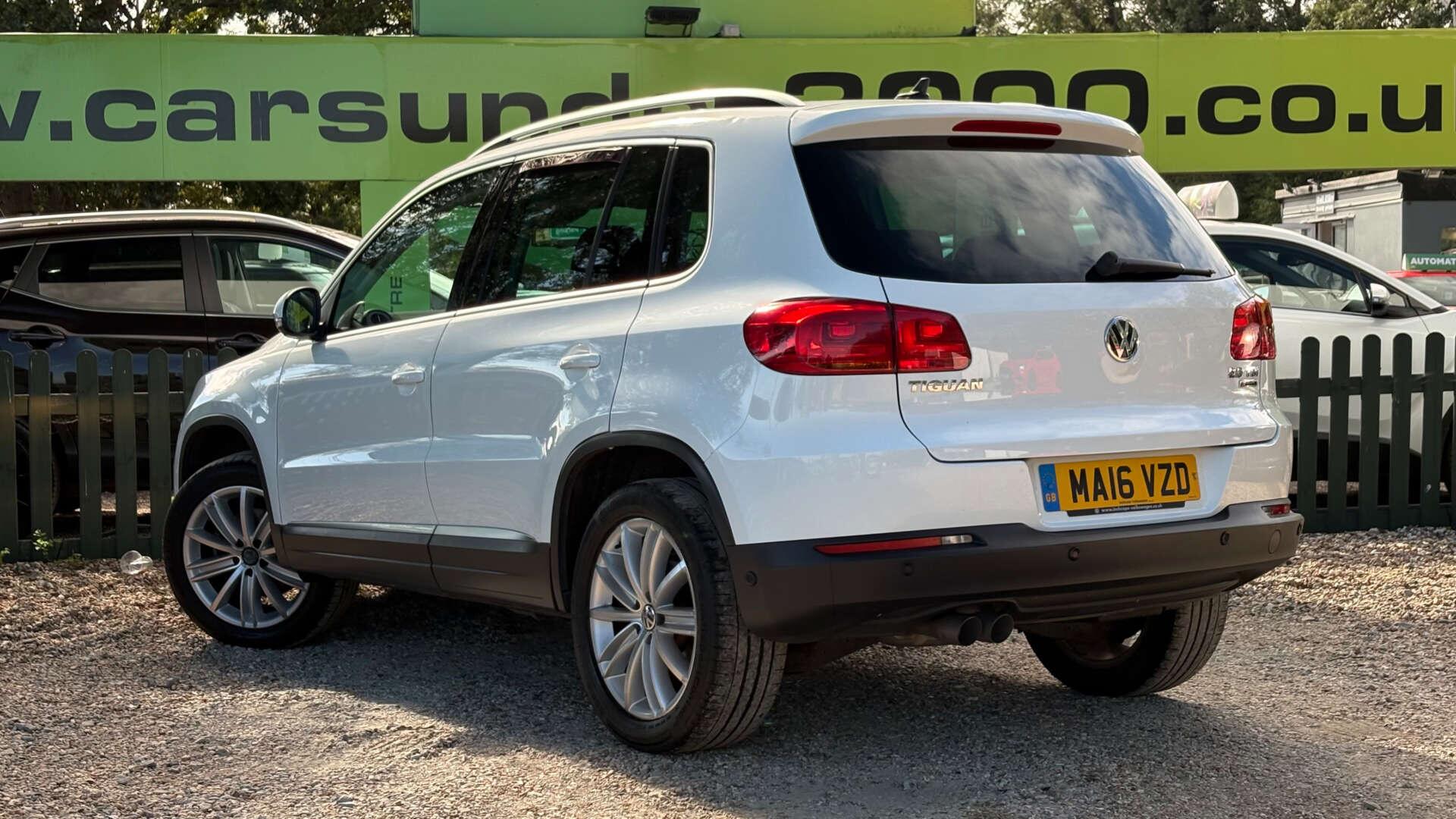 Volkswagen Tiguan view 10
