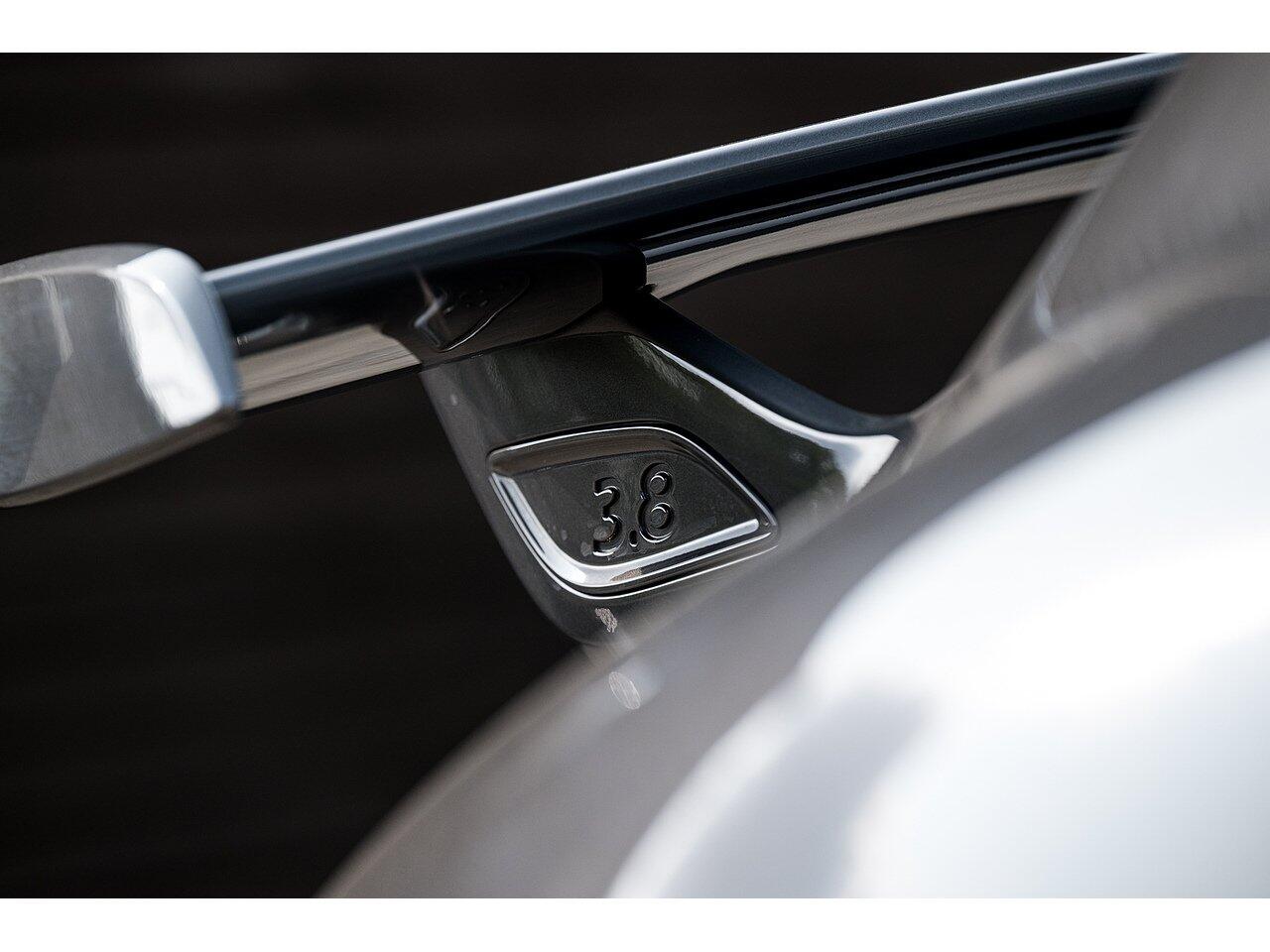 Porsche 911 view 31