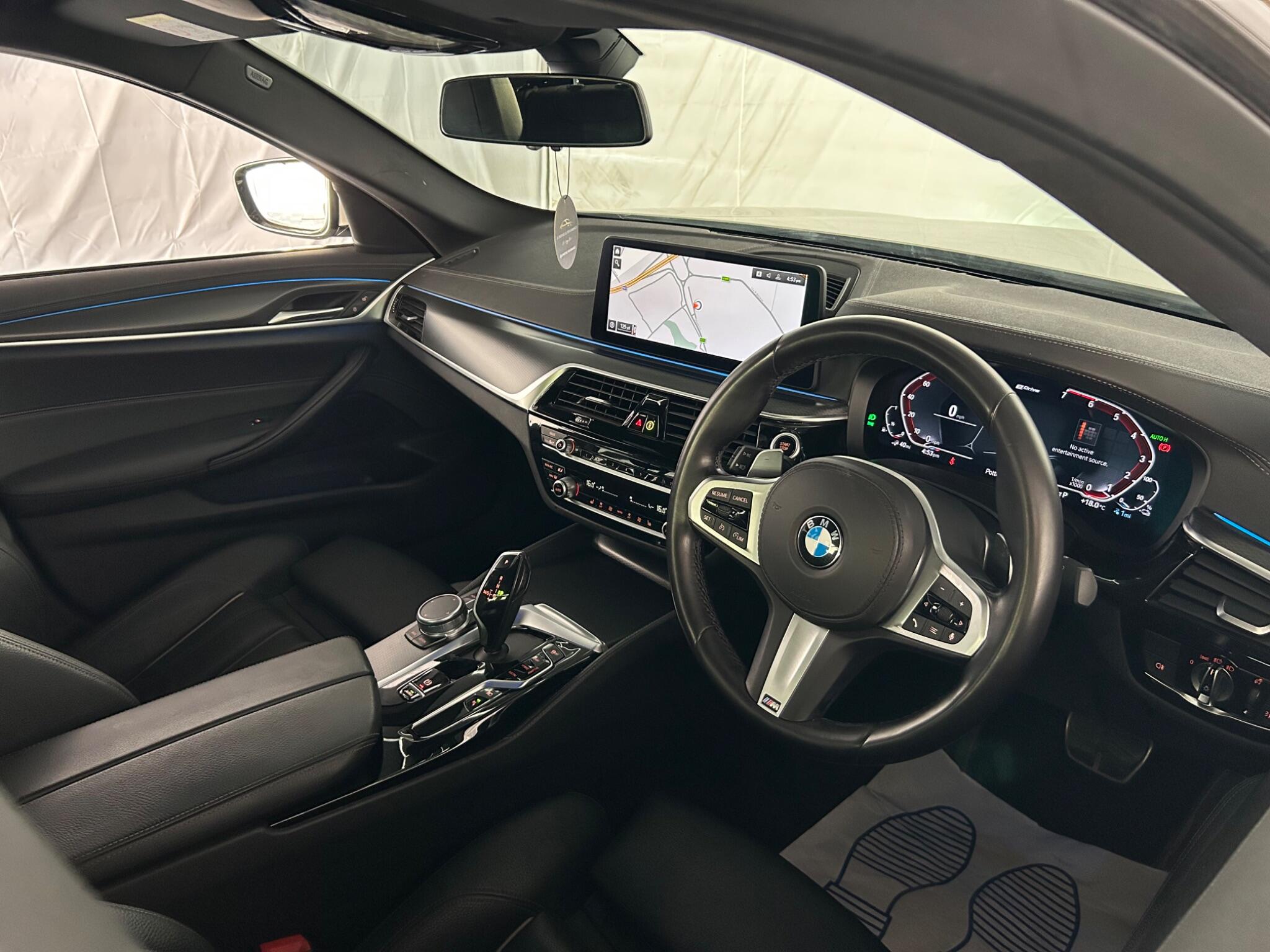 BMW 5 Series view 17