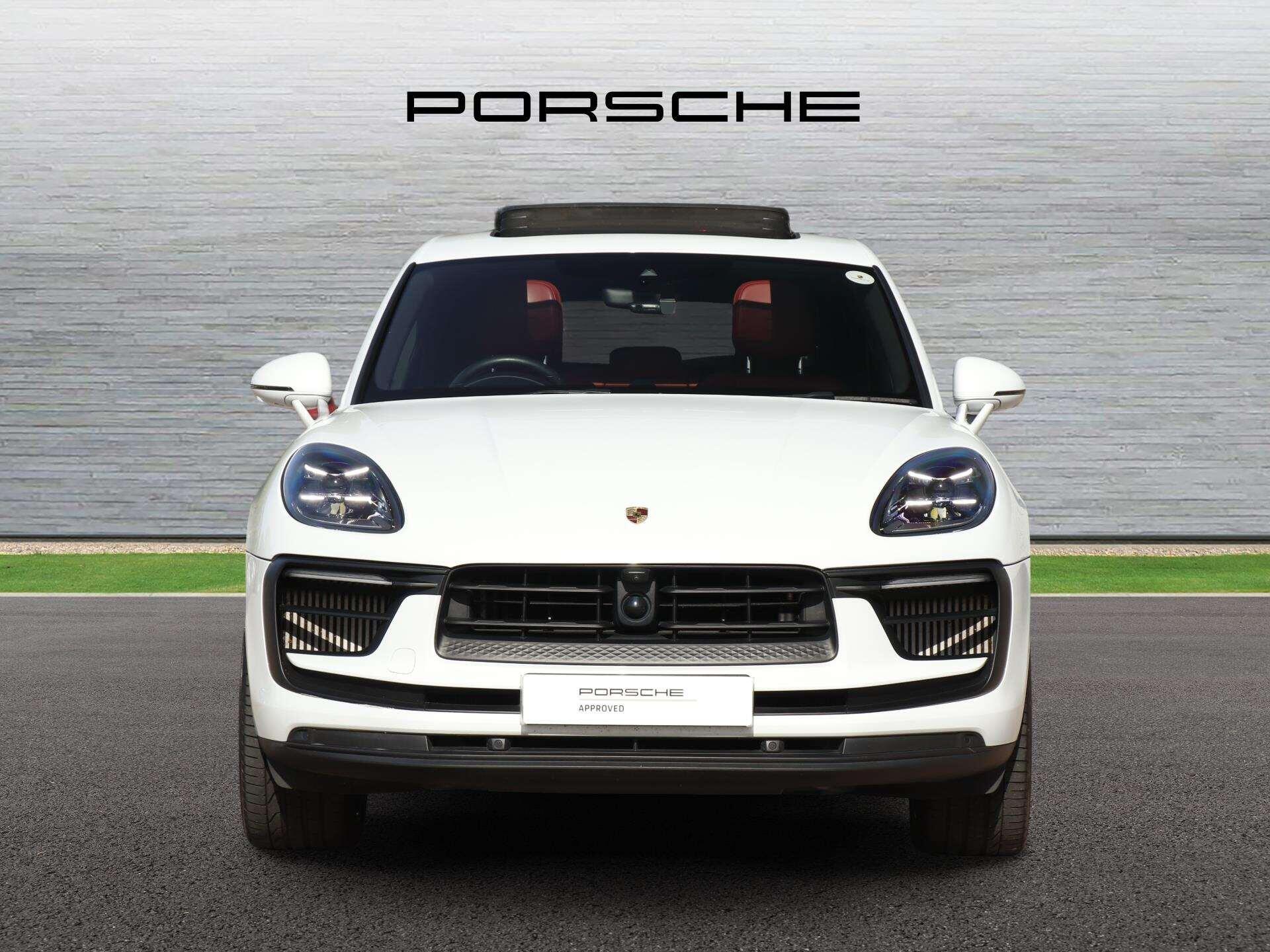 Porsche Macan view 8