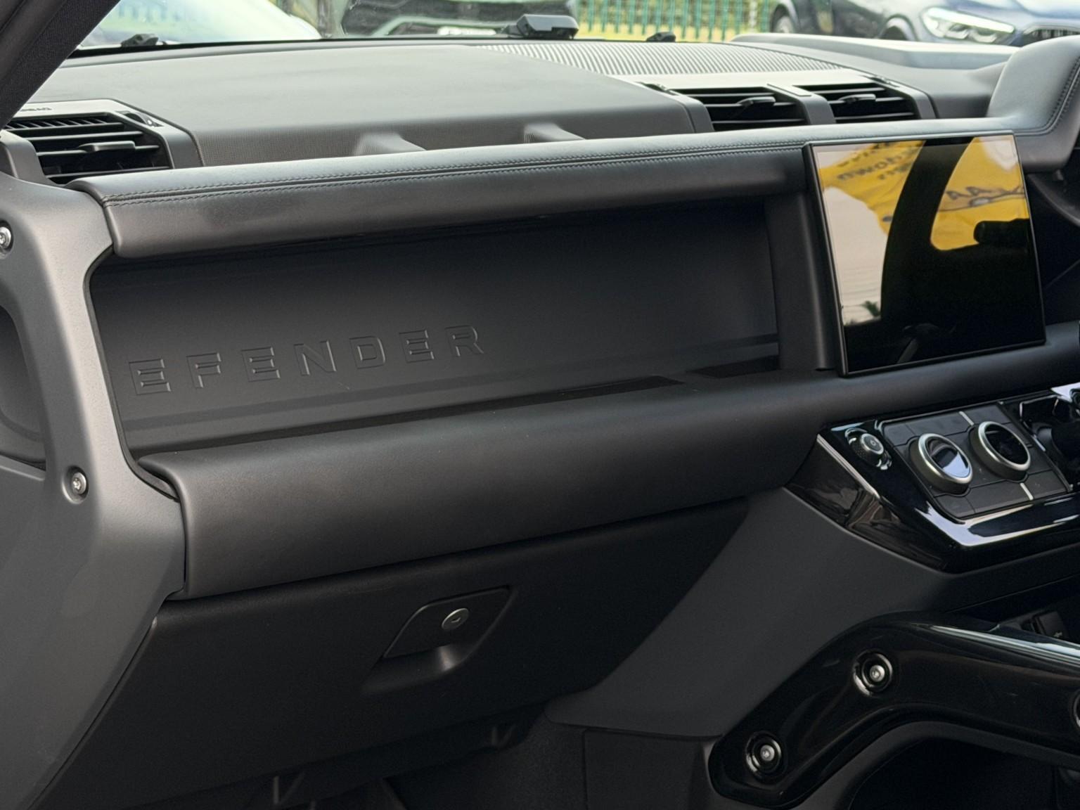 Land Rover Defender view 38