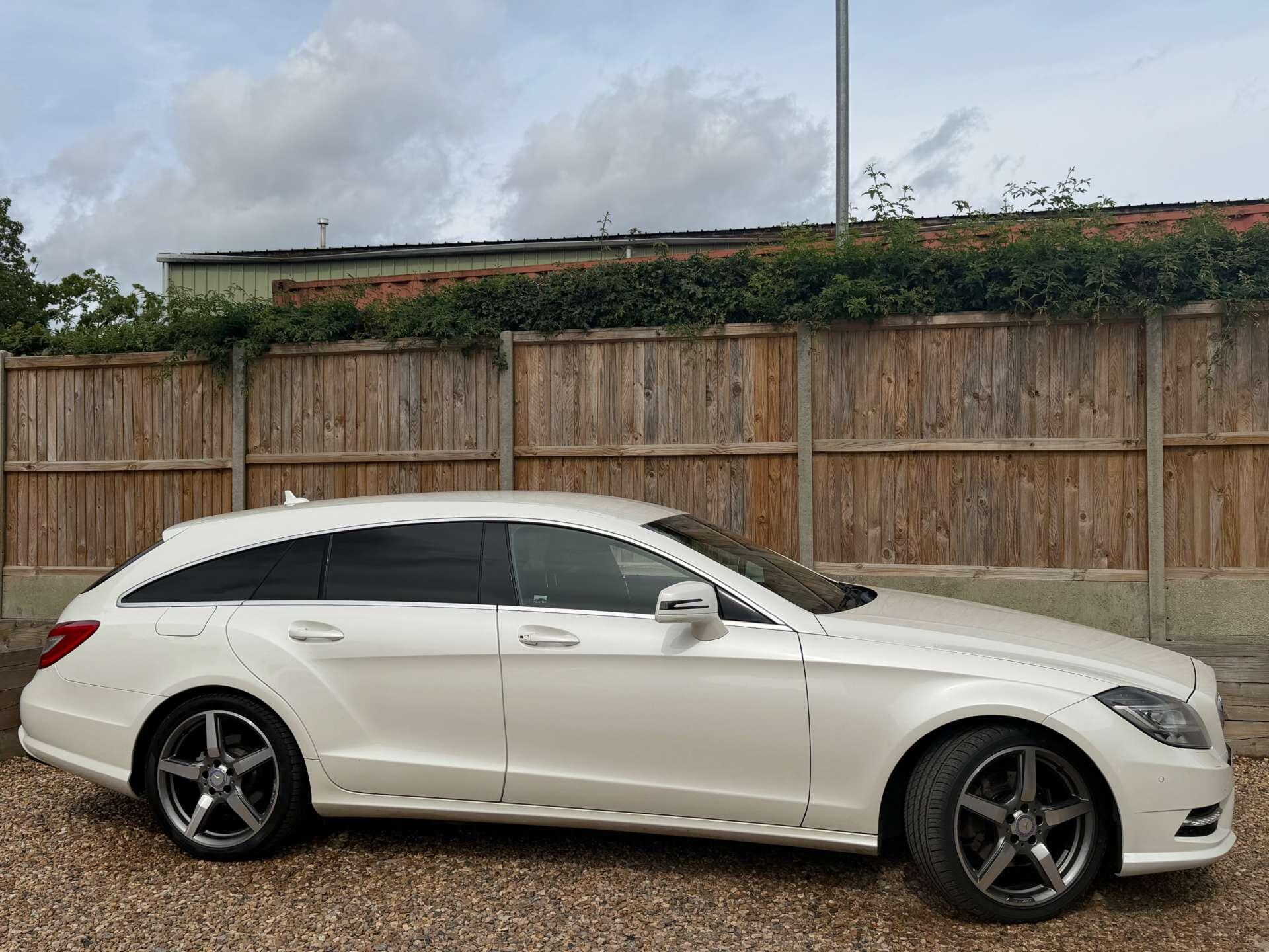 Mercedes-Benz CLS view 12