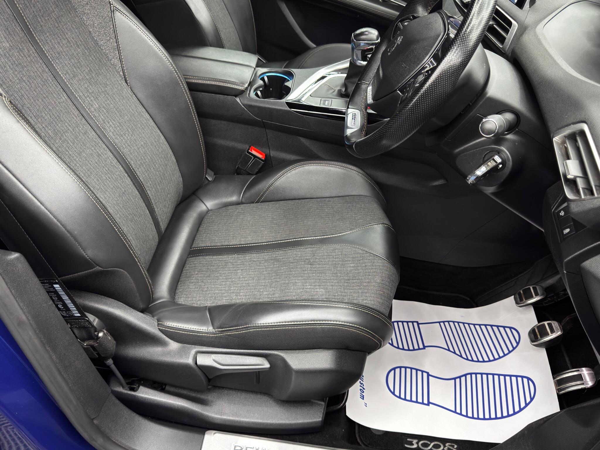 Peugeot 3008 view 13