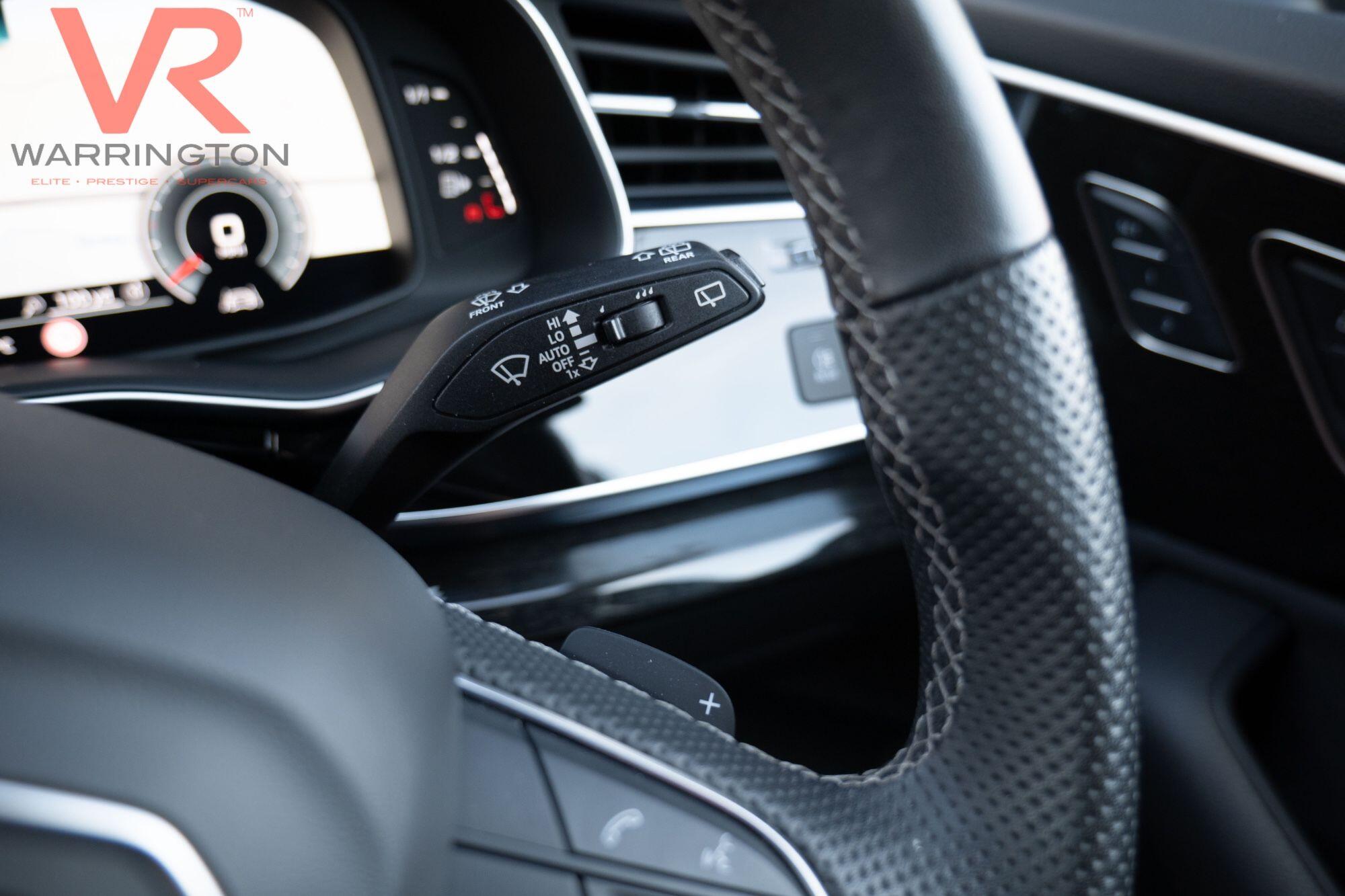 Audi Q7 view 13