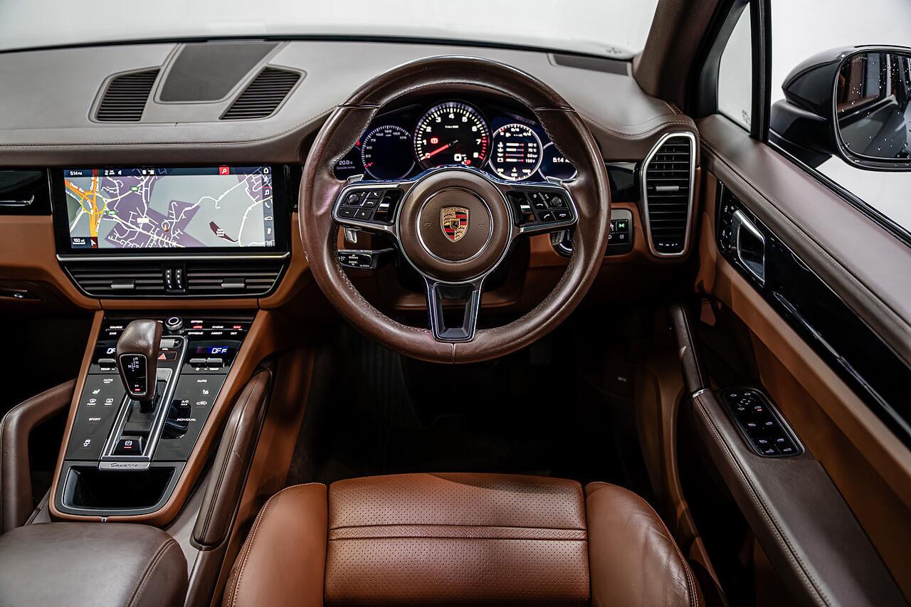 Porsche Cayenne view 7