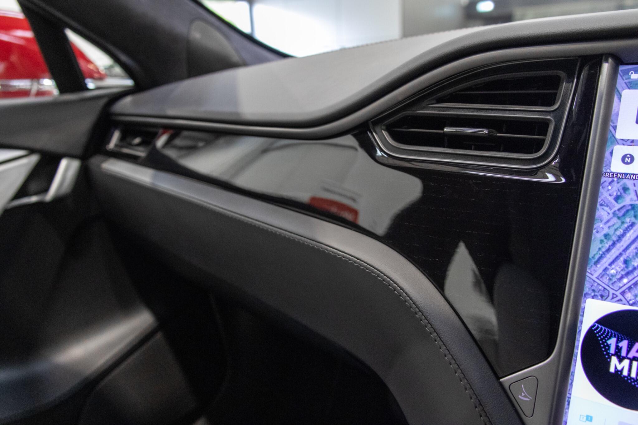 Tesla Model S view 27