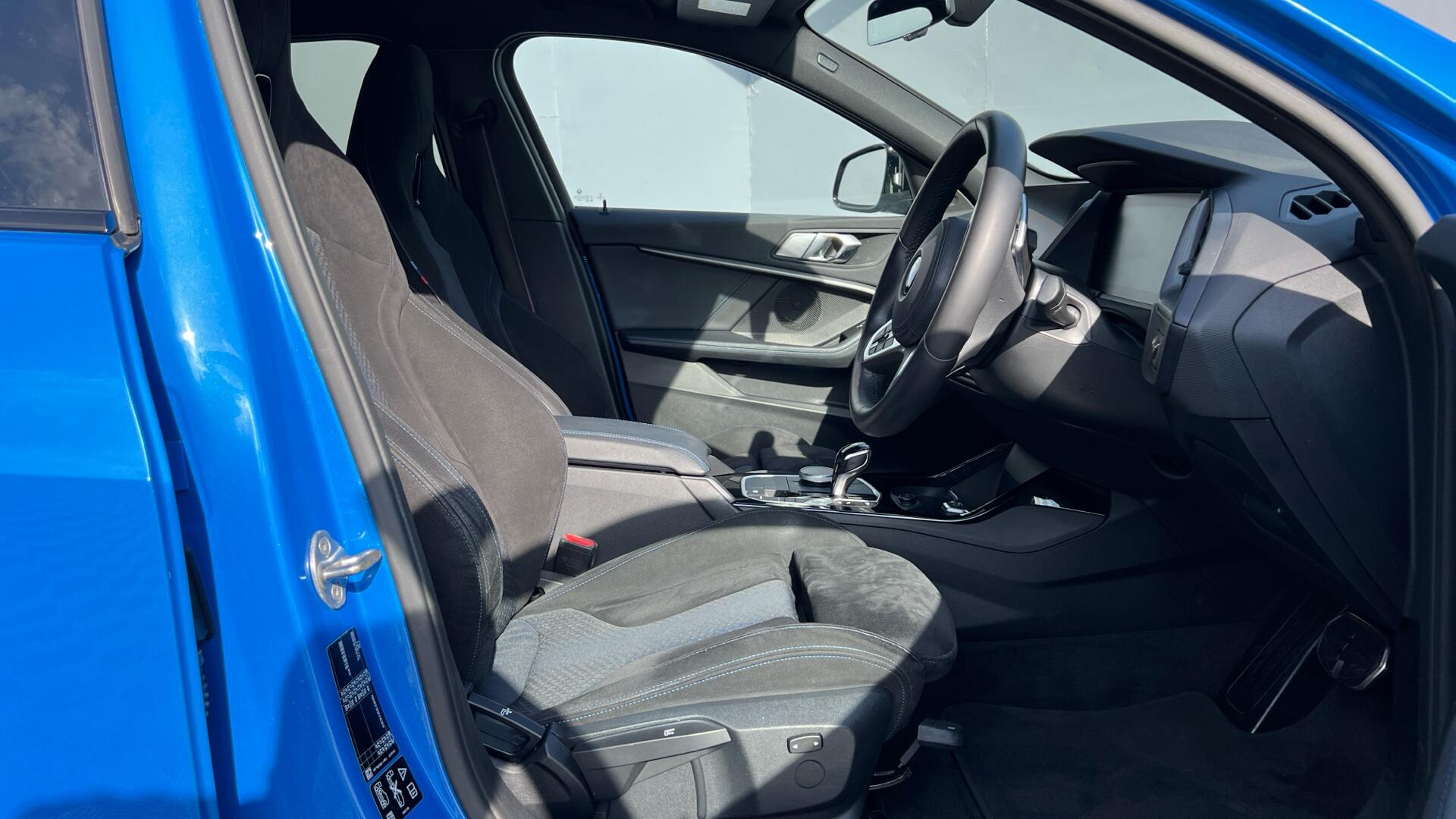 BMW 1 Series view 12