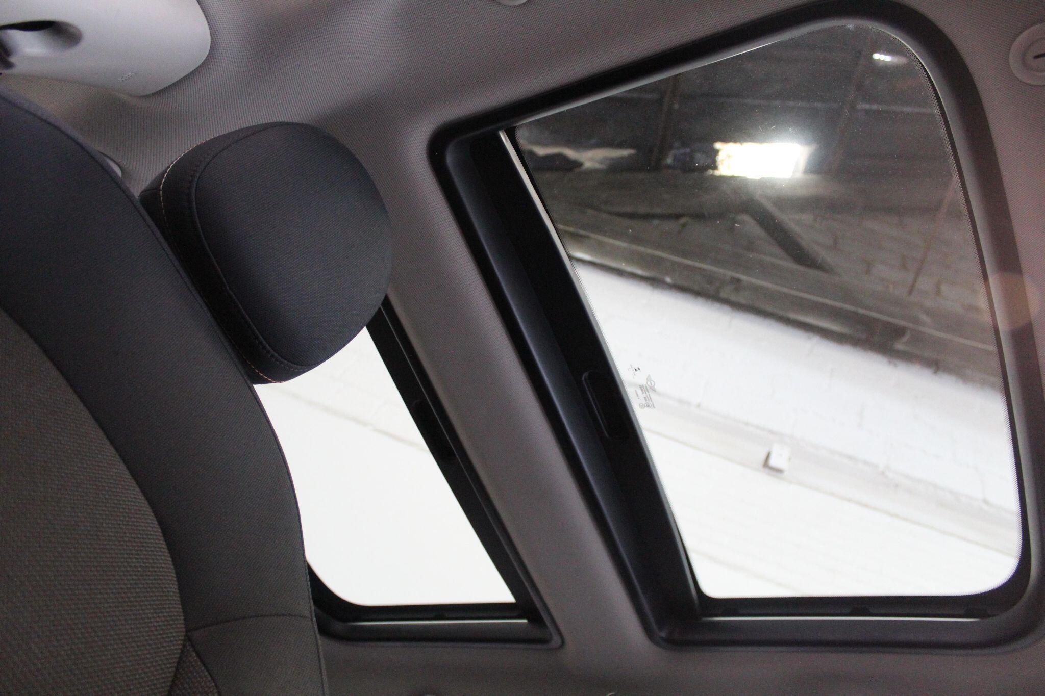 Mini Hatch view 20