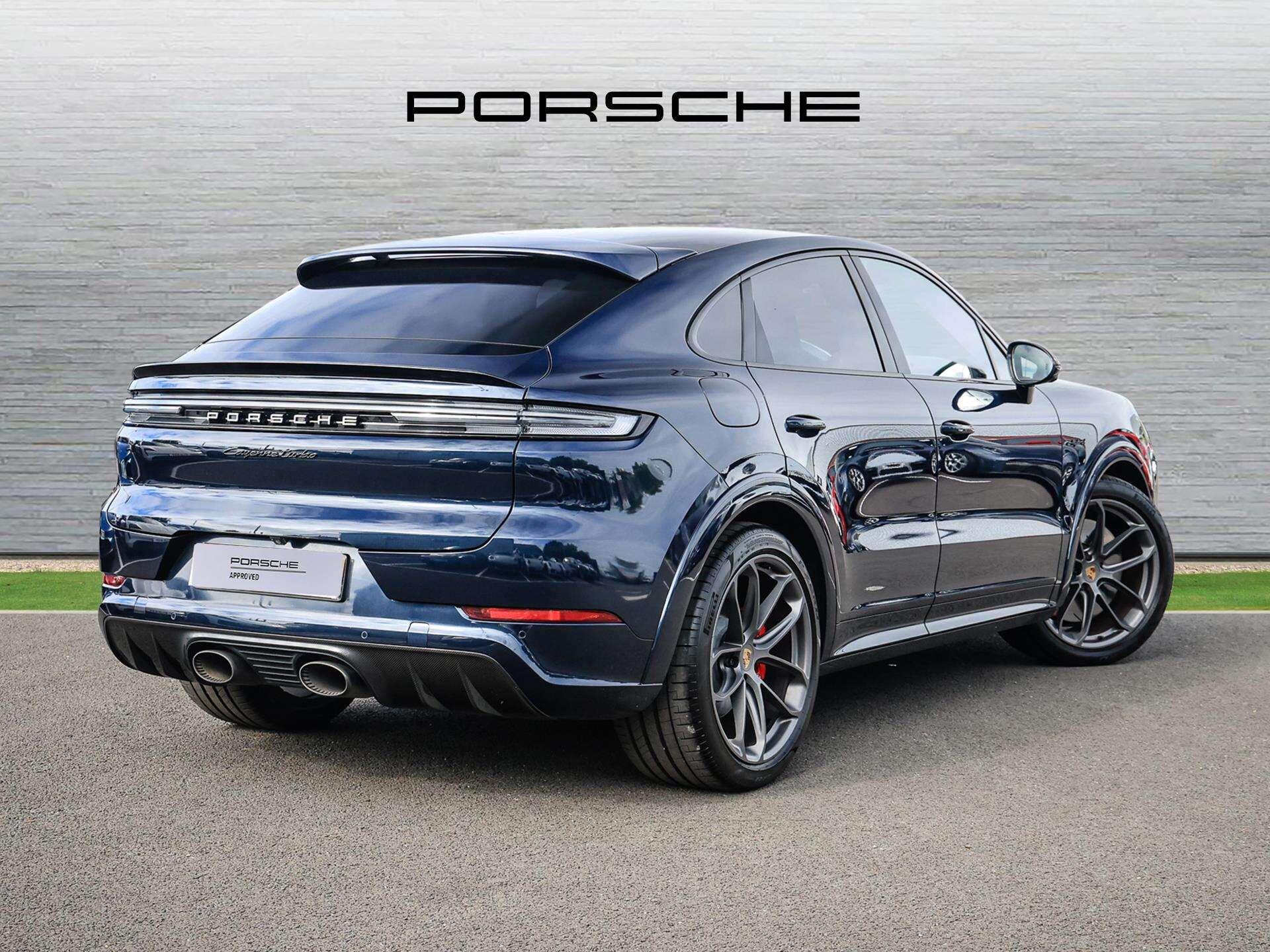 Porsche Cayenne view 3