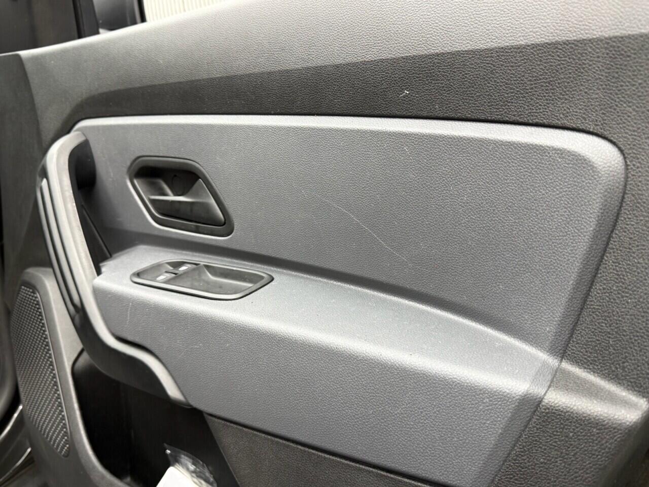 Dacia Duster view 10