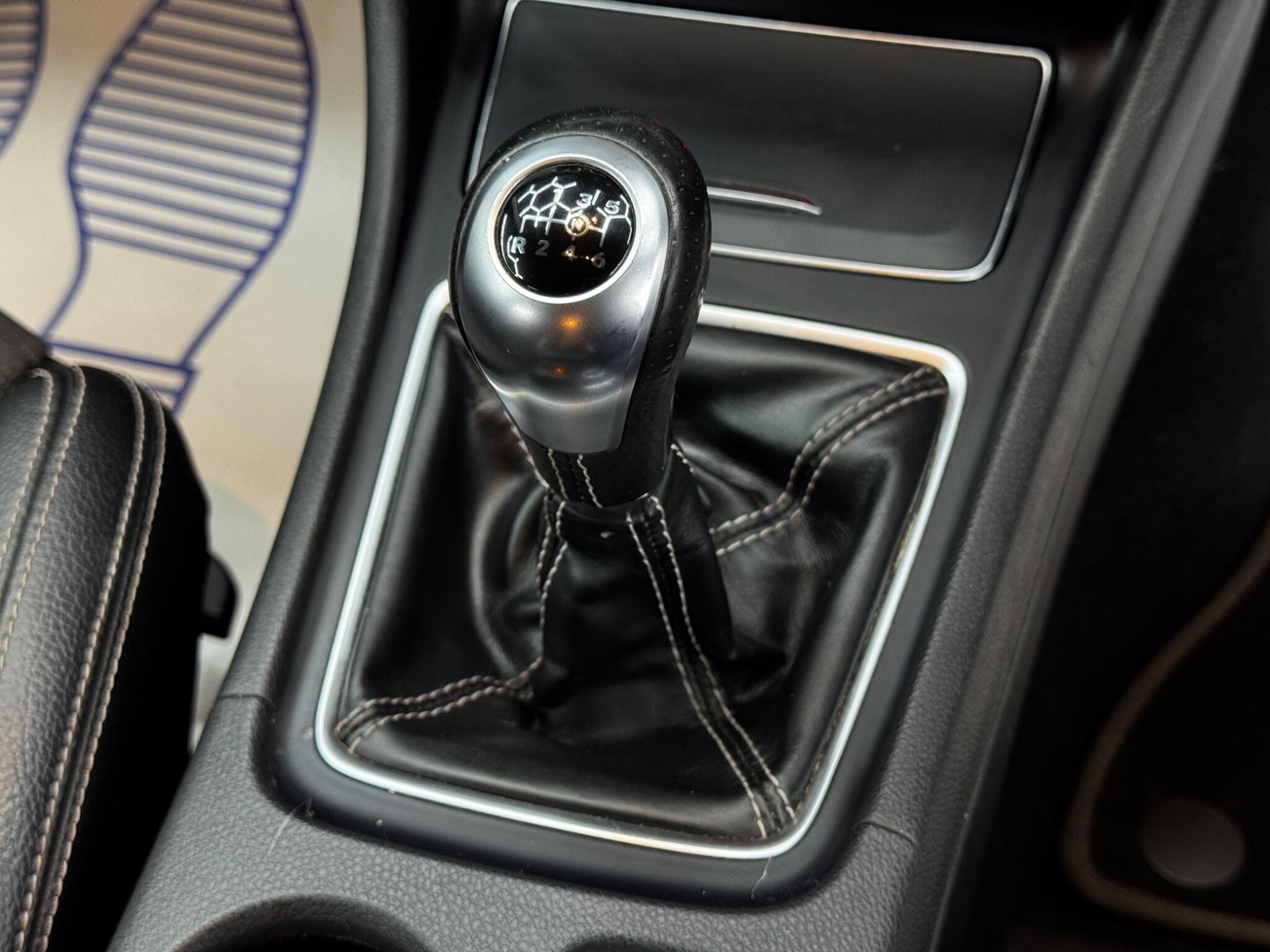 Mercedes-Benz Gla view 26