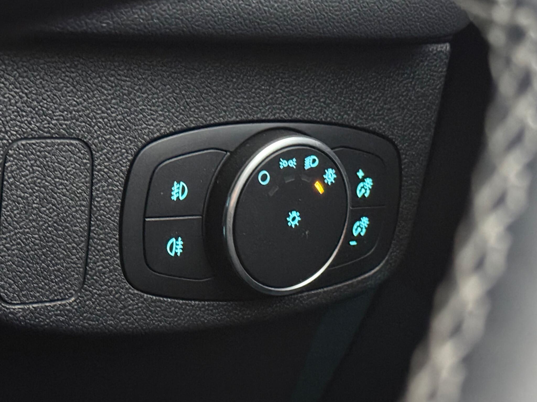 Ford Focus view 17