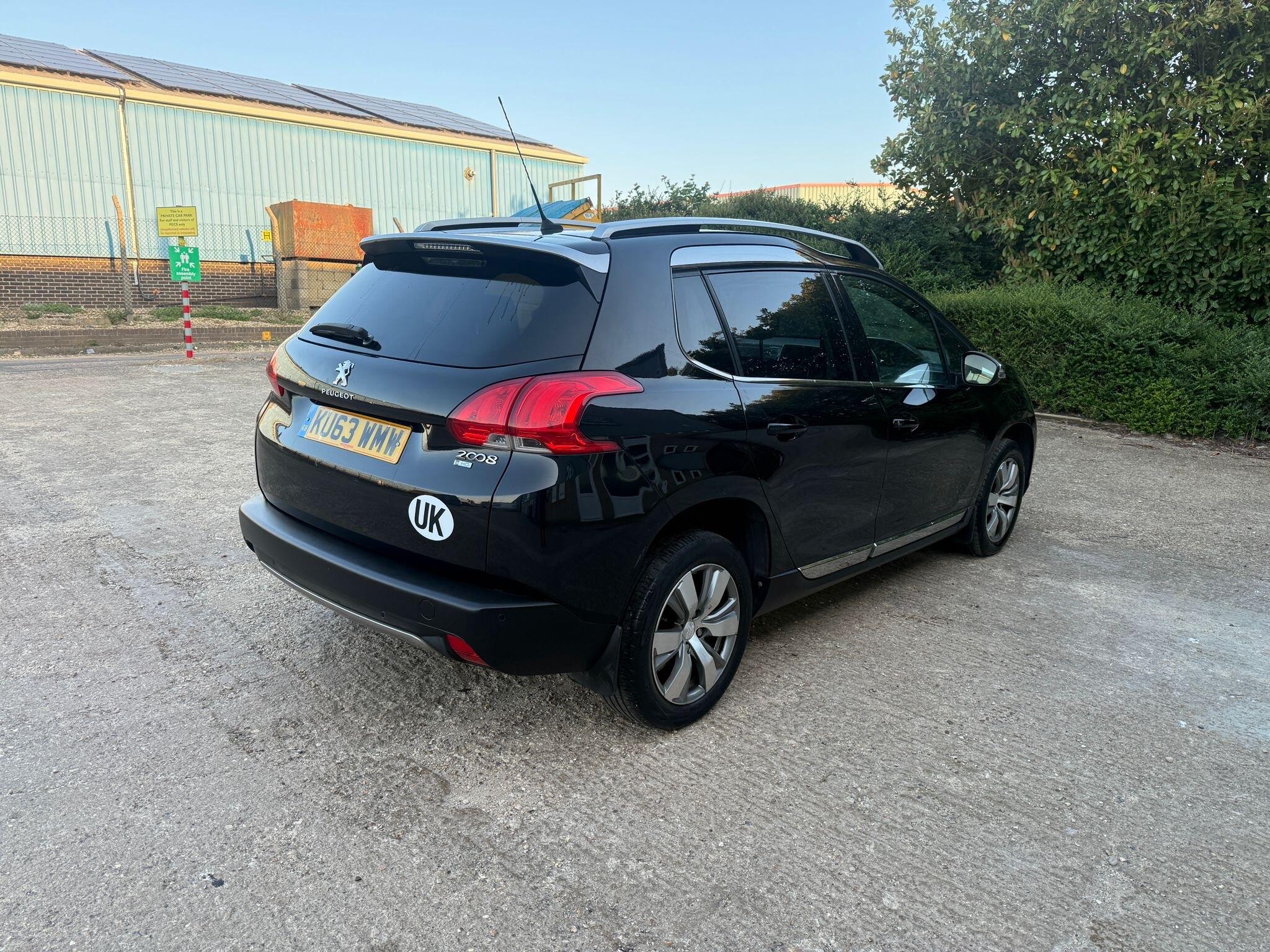 Peugeot 2008 view 8