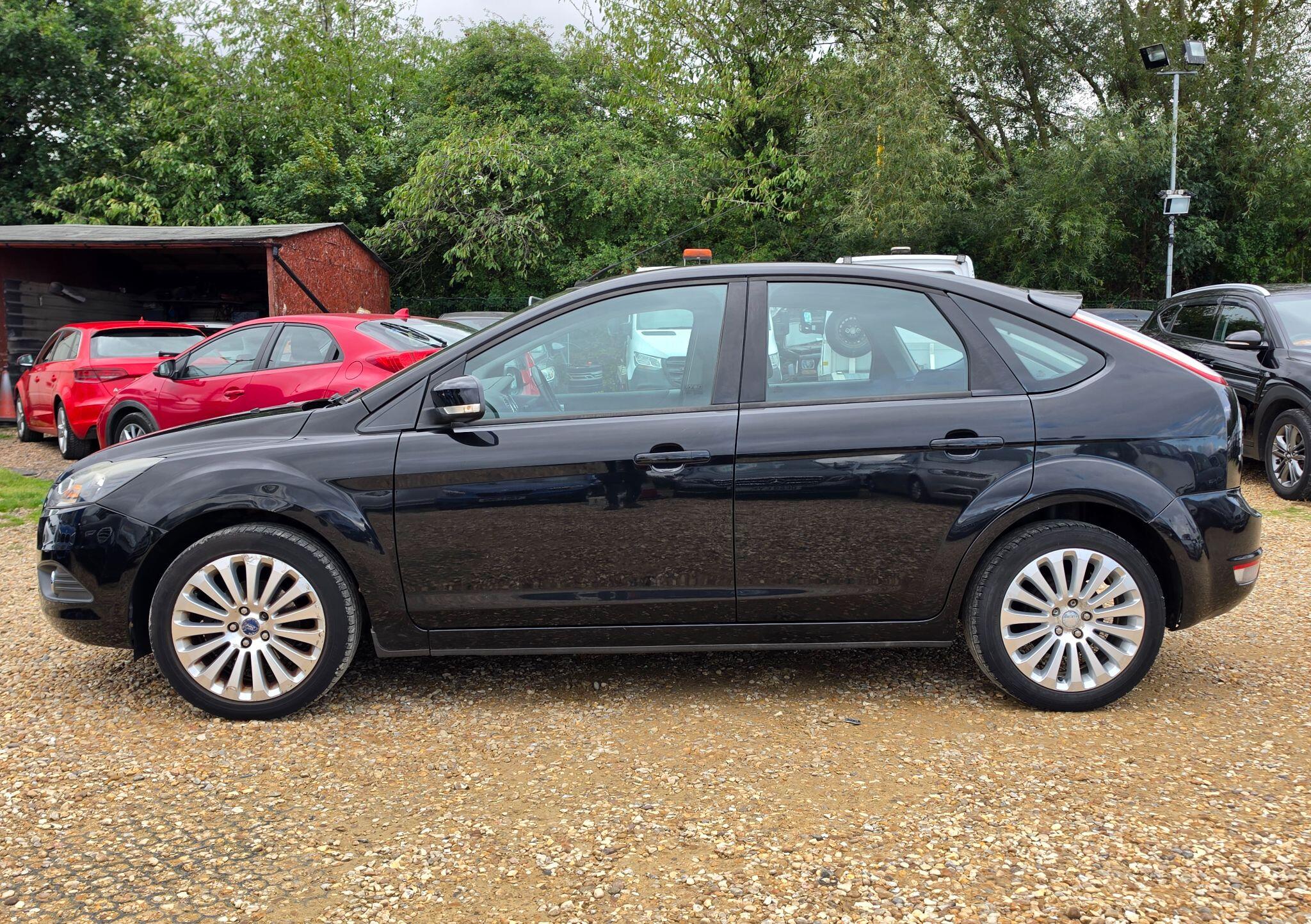Ford Focus view 6