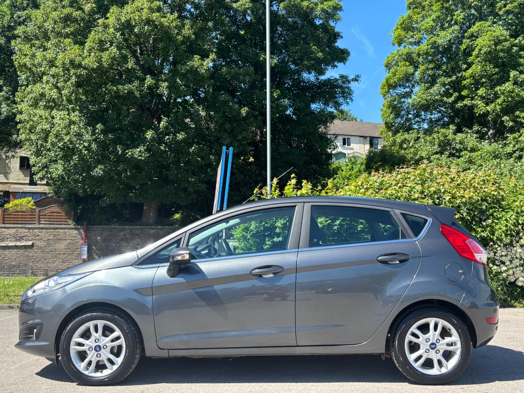 Ford Fiesta view 5