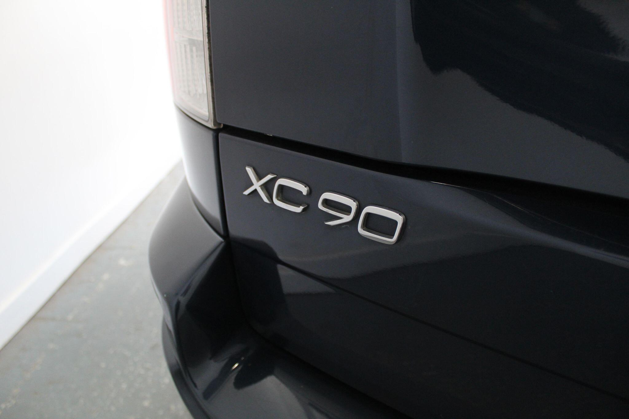 Volvo XC90 view 16
