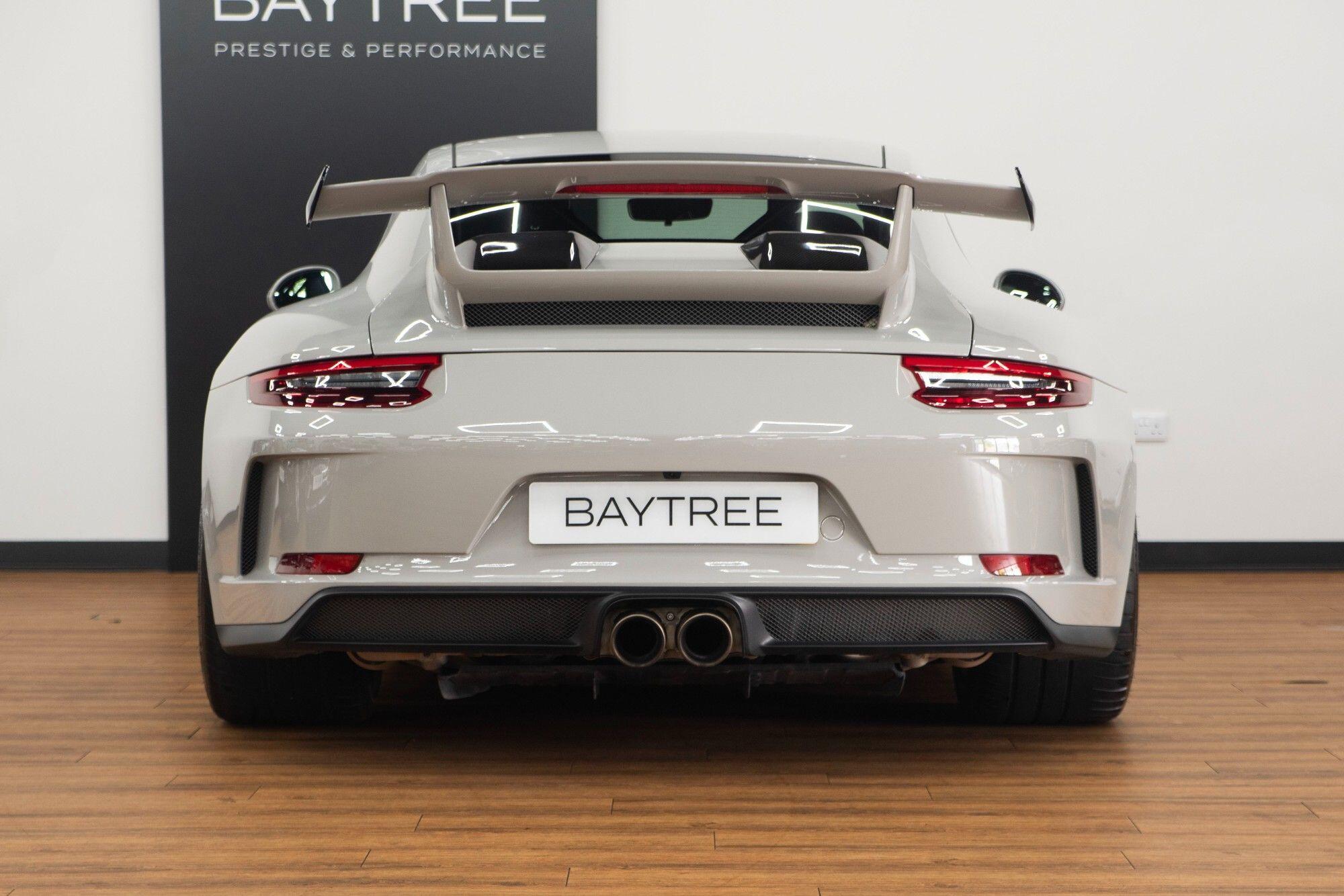 Porsche 911 view 8