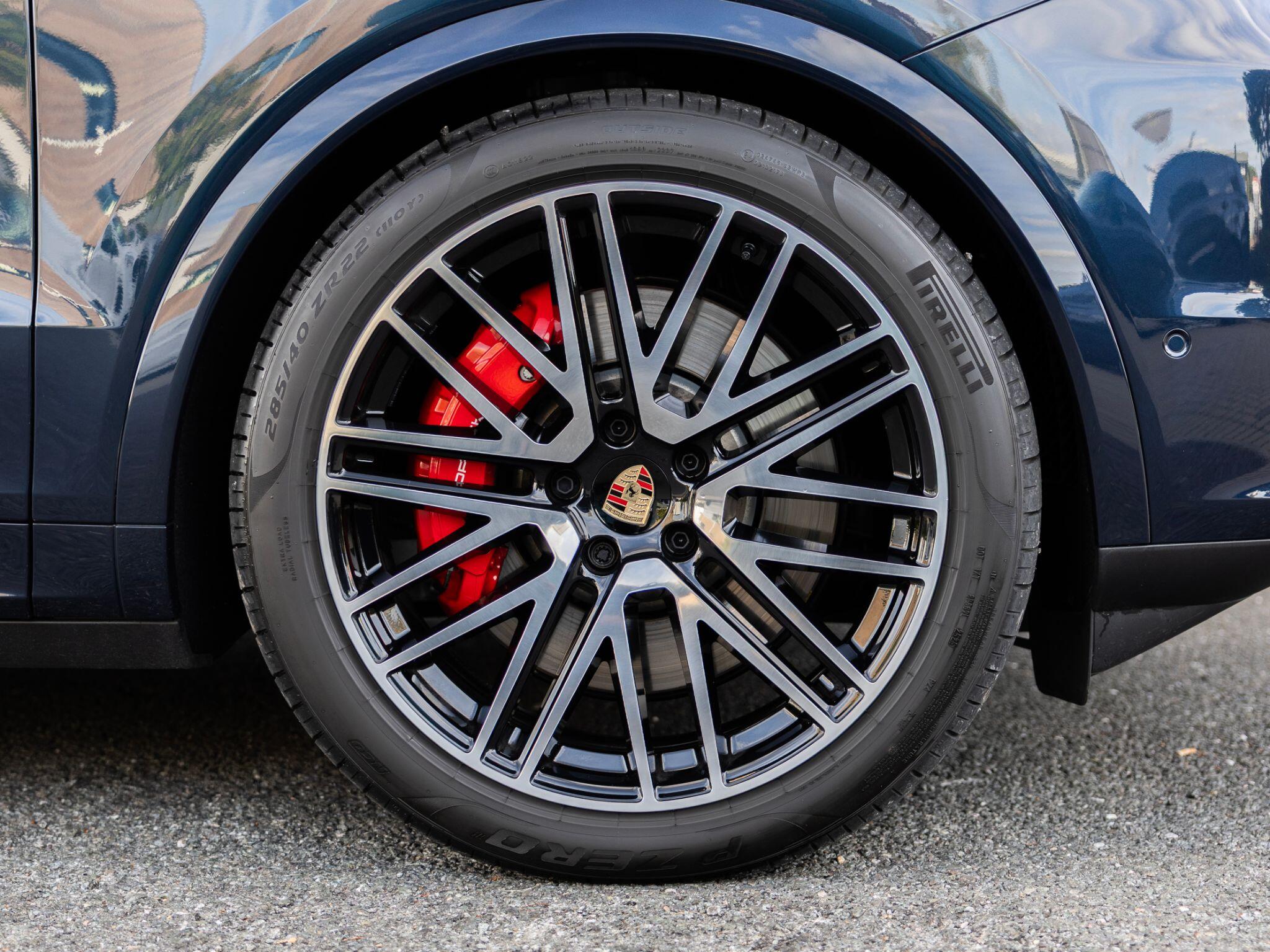 Porsche Cayenne view 9