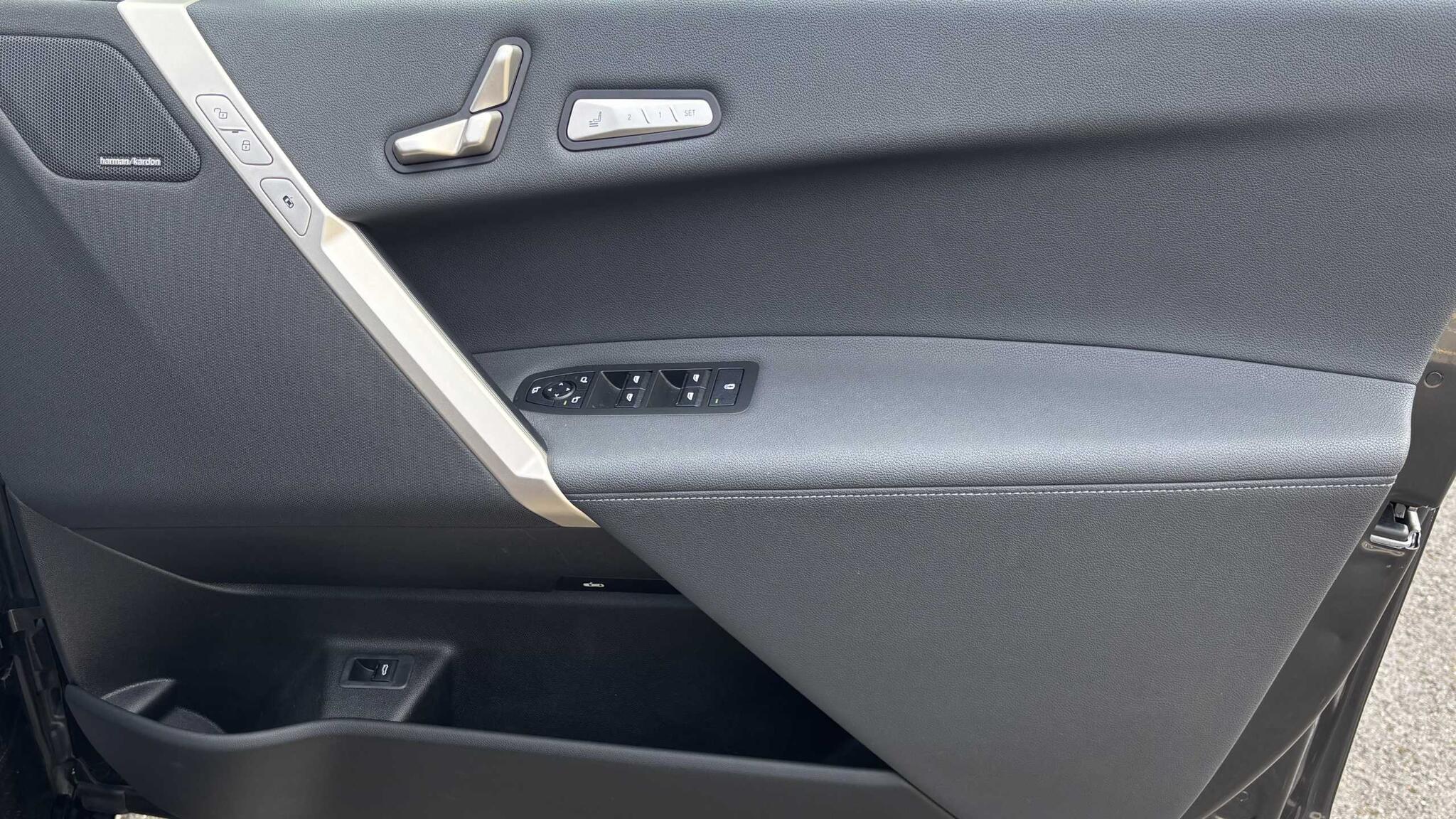 BMW iX view 22