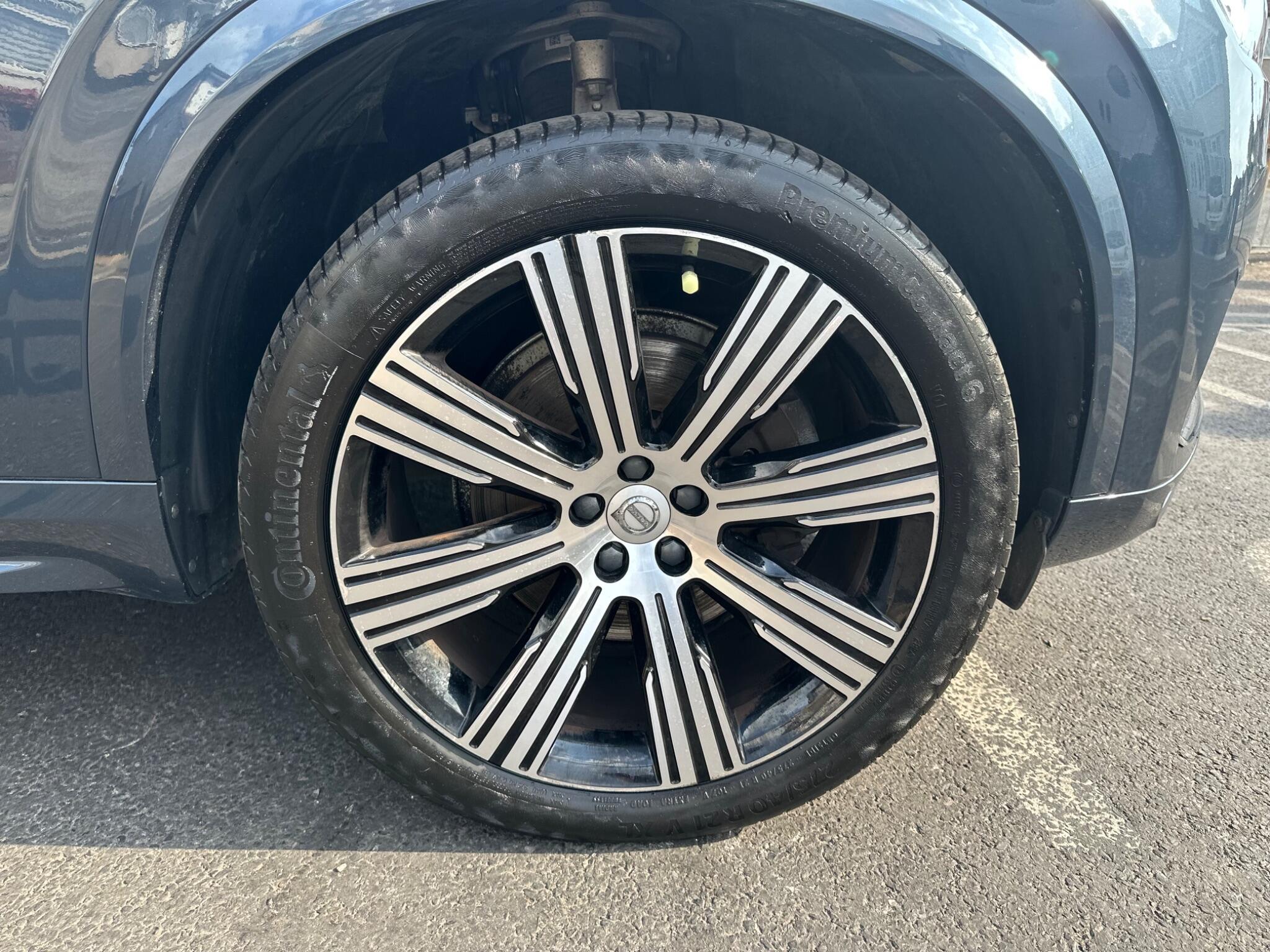 Volvo XC90 view 25