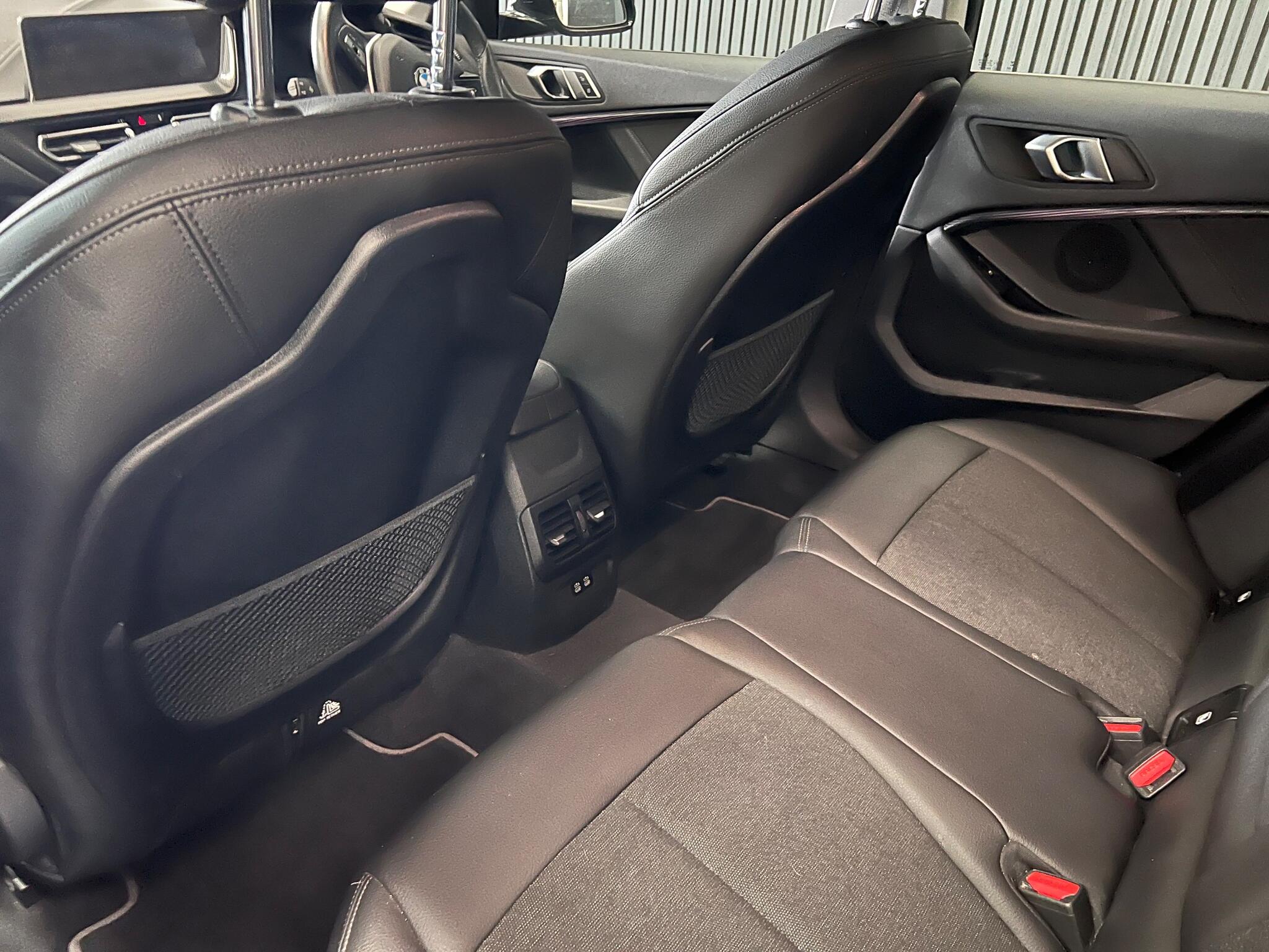 BMW 2 Series view 18