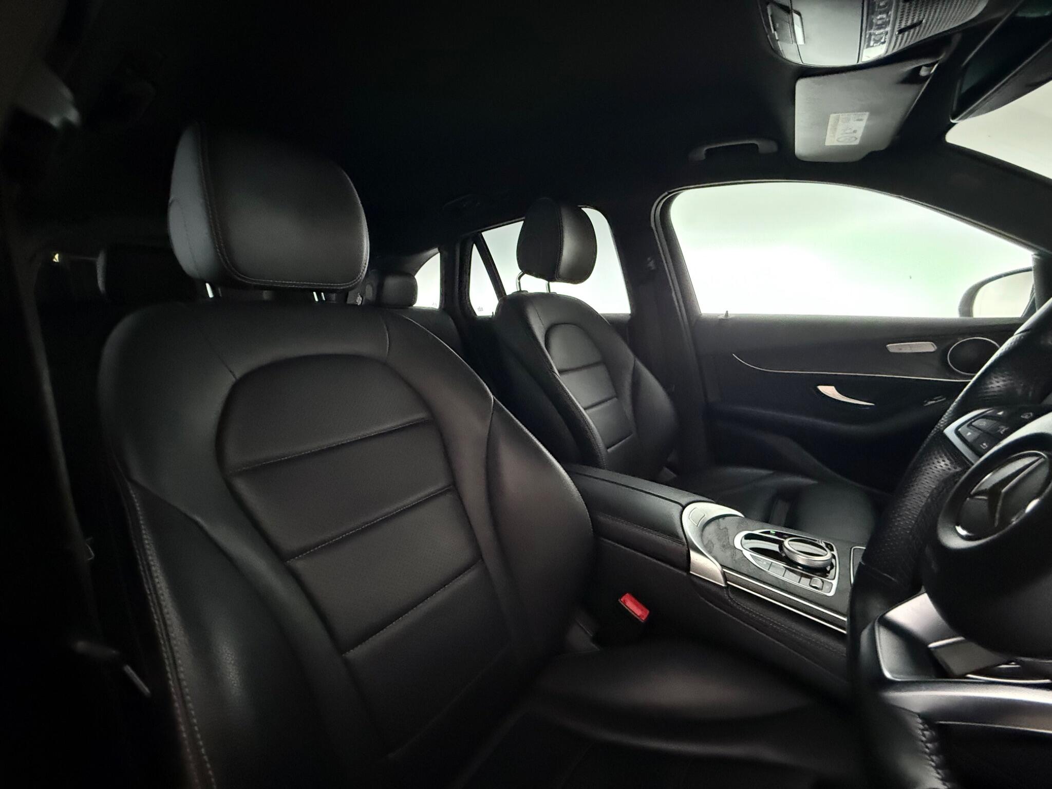 Mercedes-Benz GLC view 28