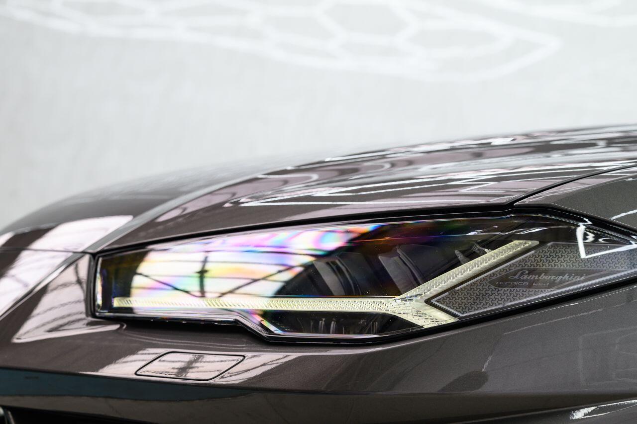 Lamborghini Urus view 20