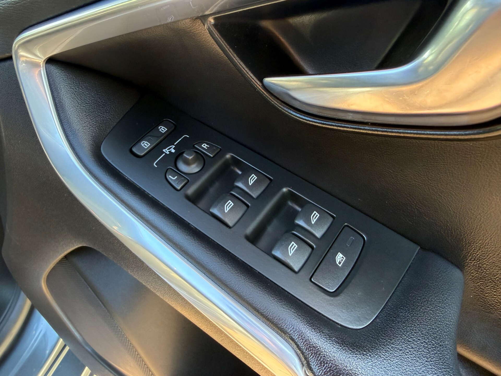 Volvo V40 view 27