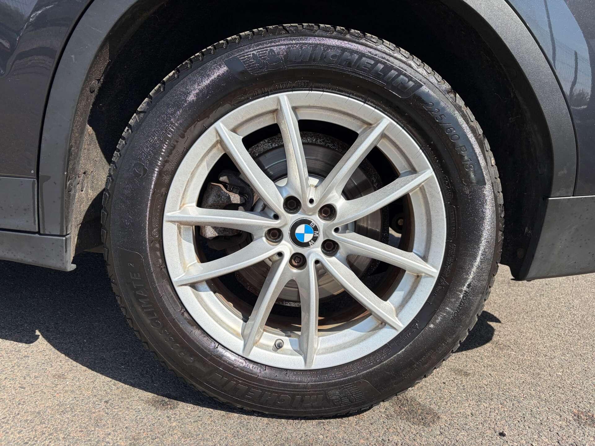 BMW X3 view 12