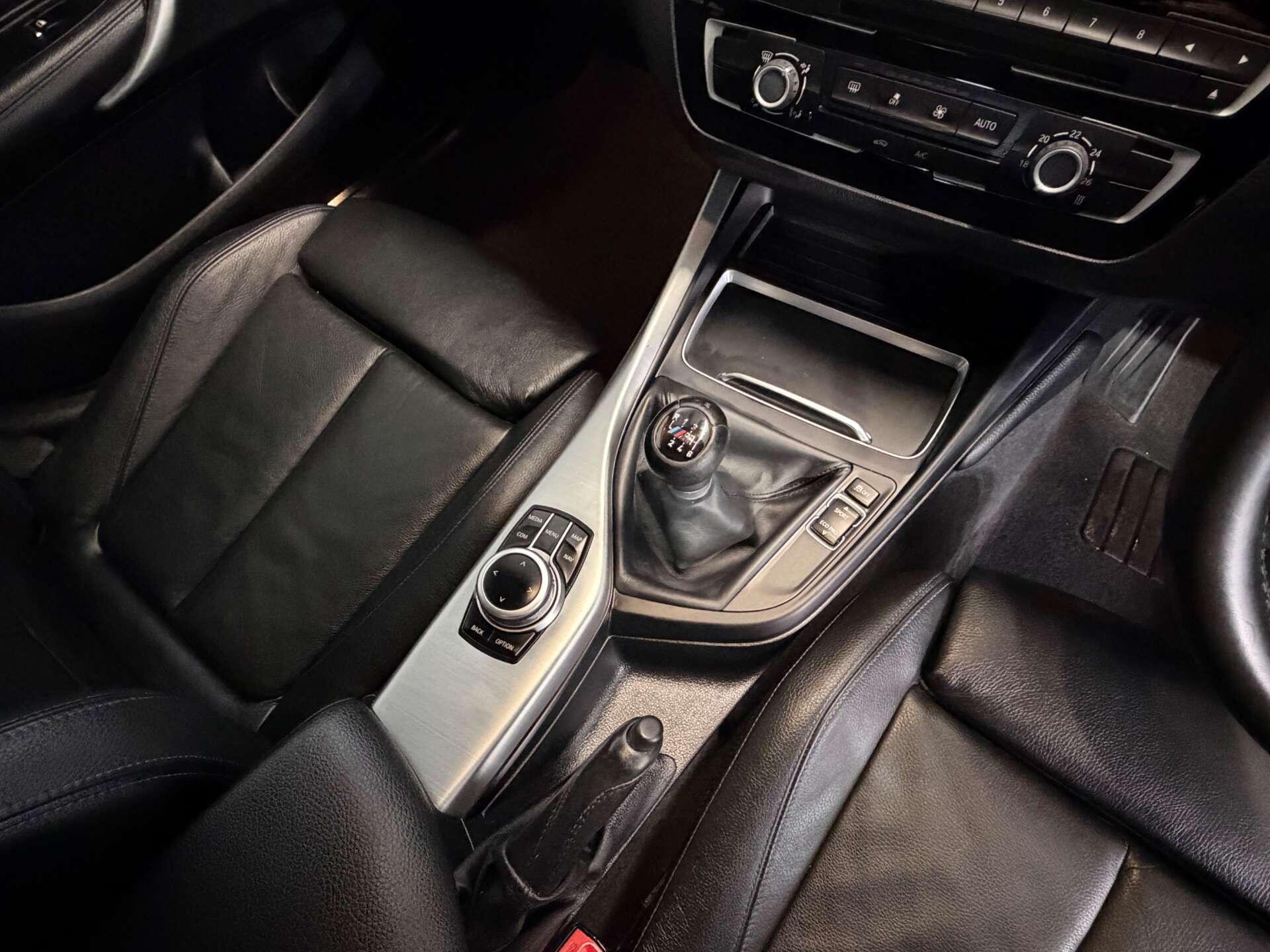 BMW 1 Series view 16