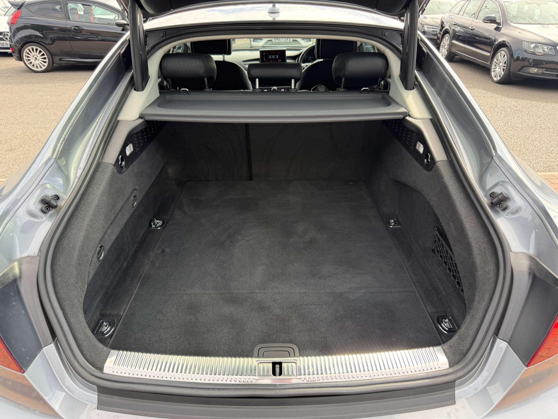 Audi A7 view 32