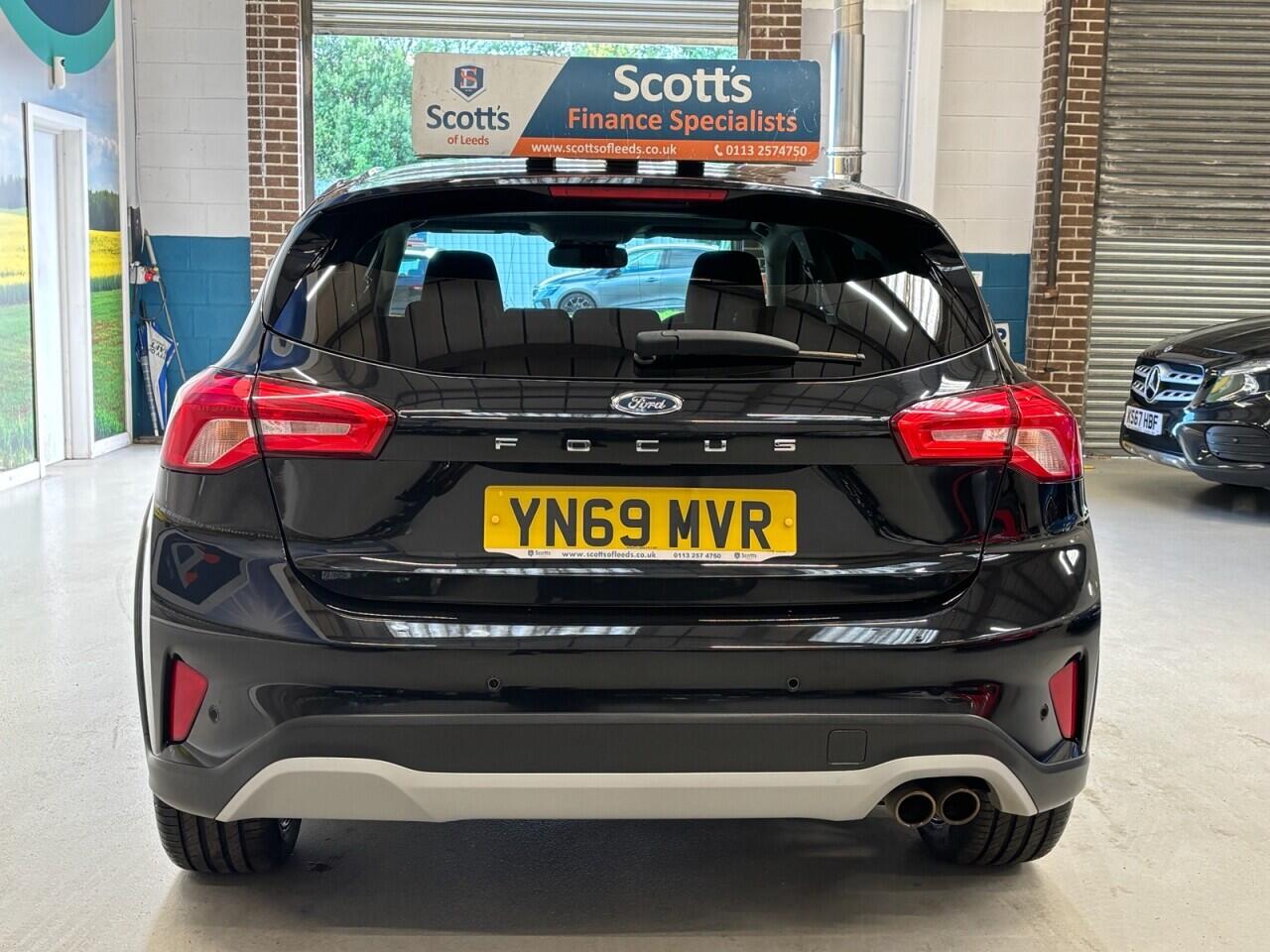 Ford Focus view 7