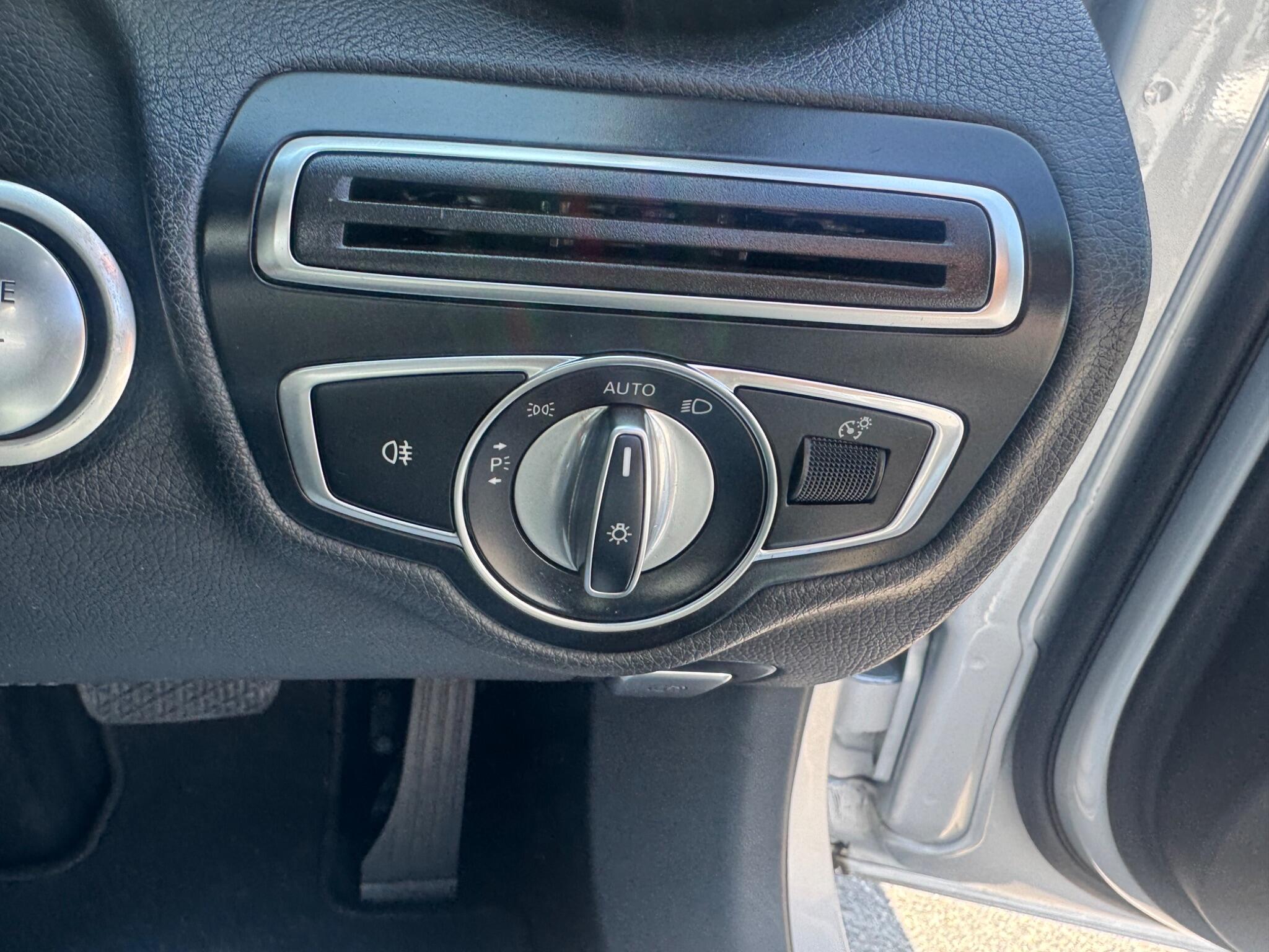 Mercedes-Benz C Class view 21