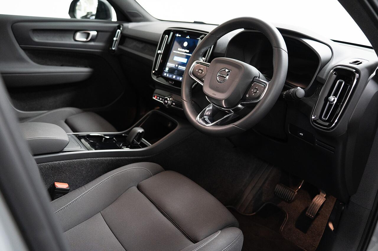 Volvo C40 view 4
