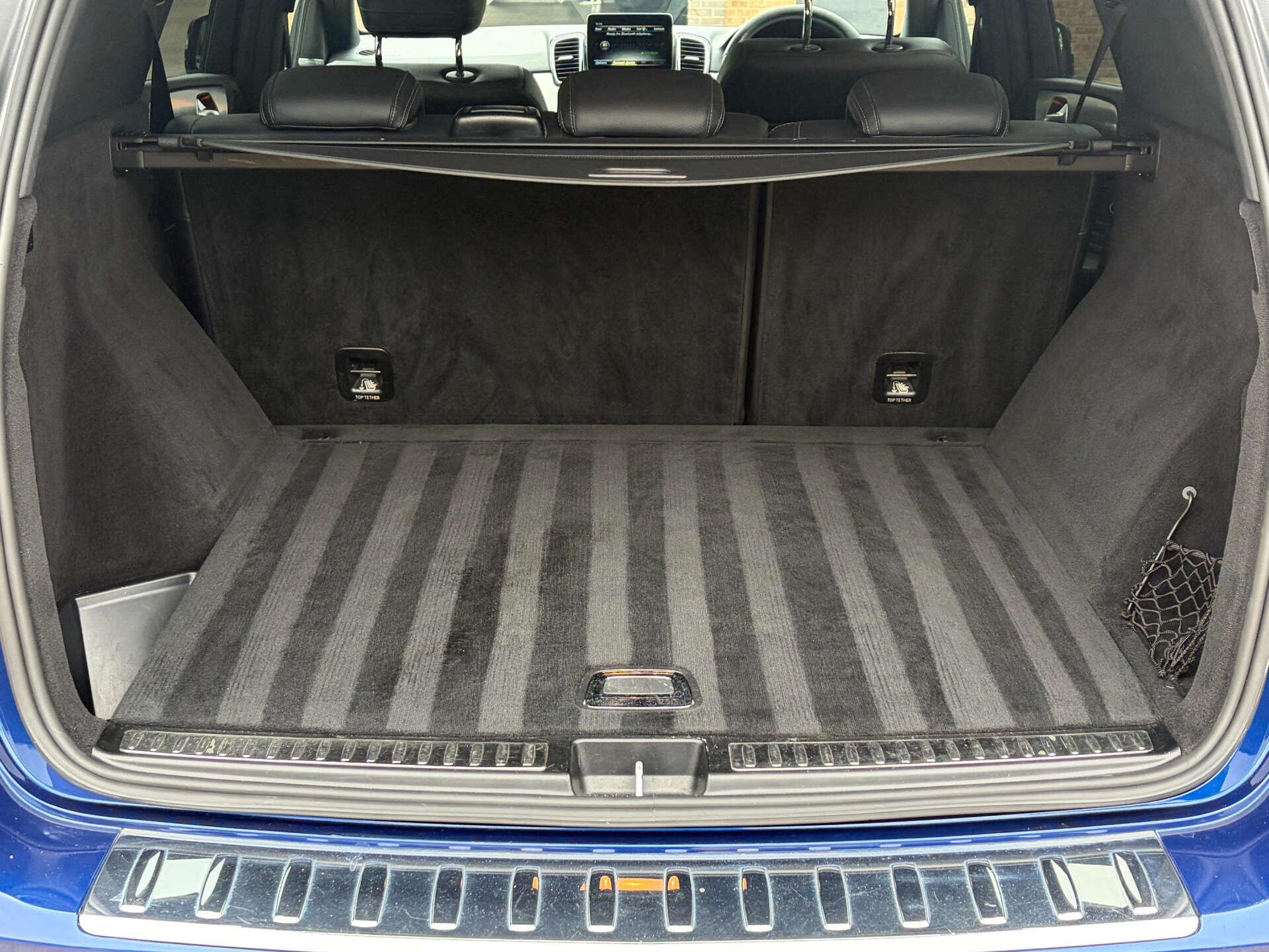 Mercedes-Benz Gle view 49