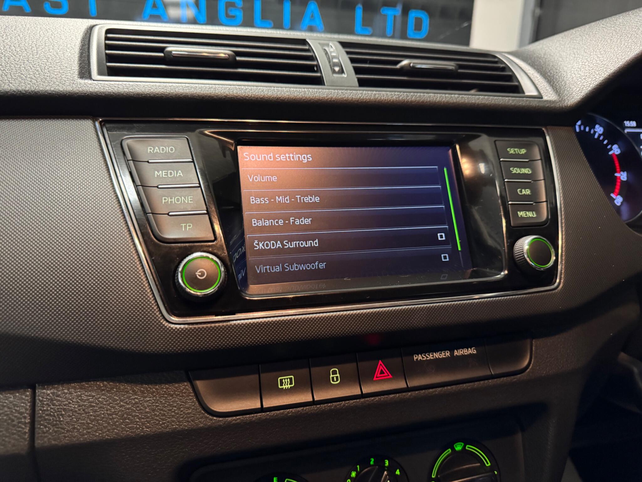 2016 Skoda Fabia 1.2 TSI SE Euro 6 (s/s) 5dr • 33,000 miles image 36