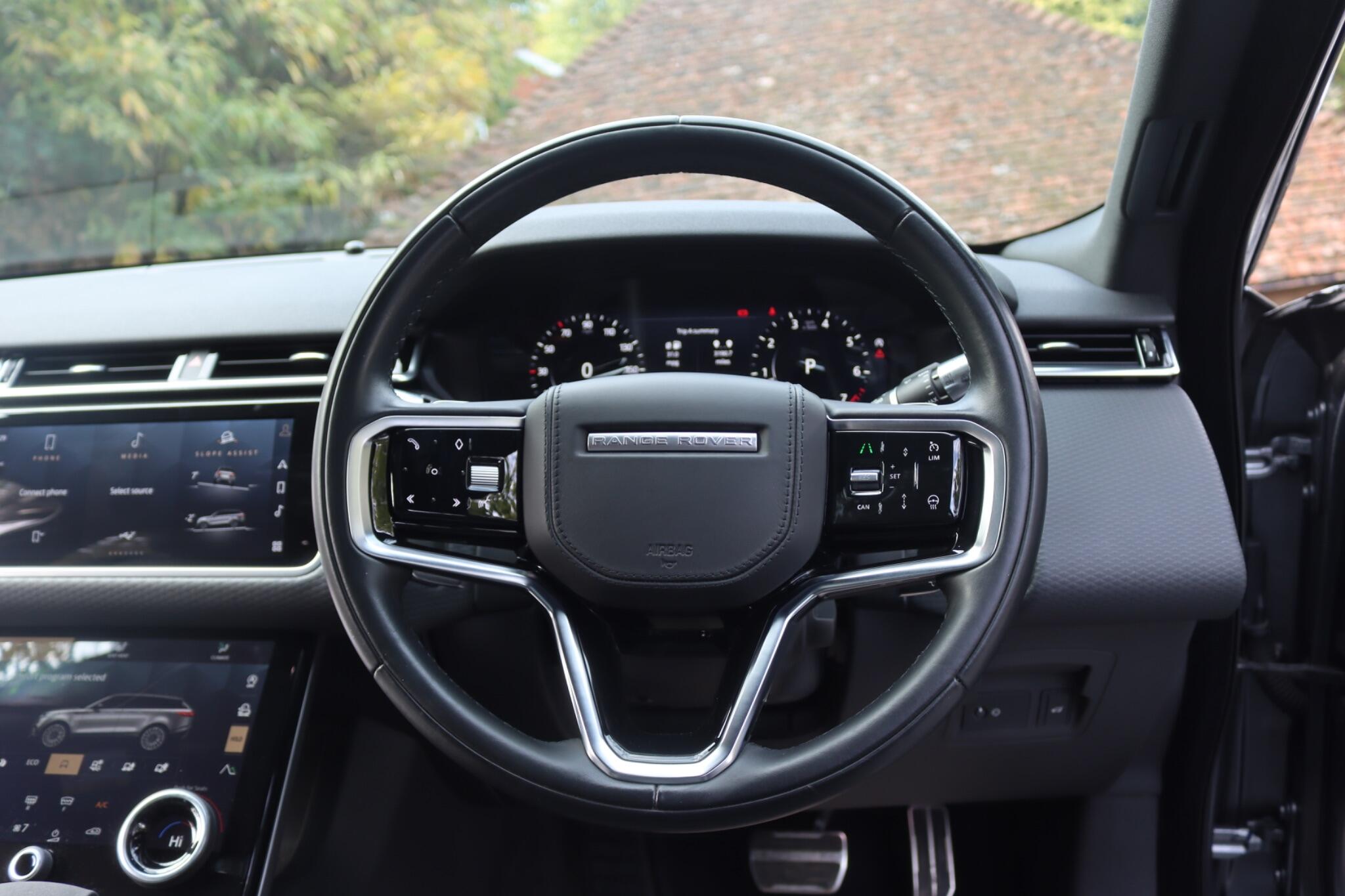 Land Rover Range Rover Velar view 41