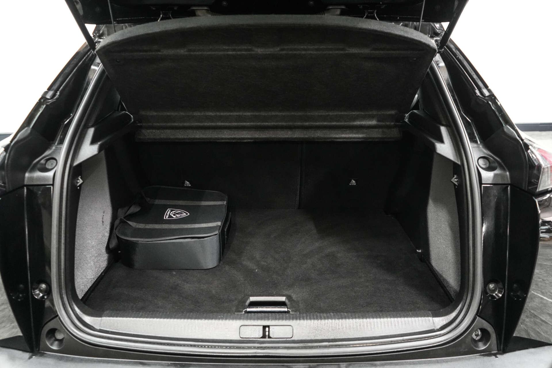 Peugeot e-2008 view 9