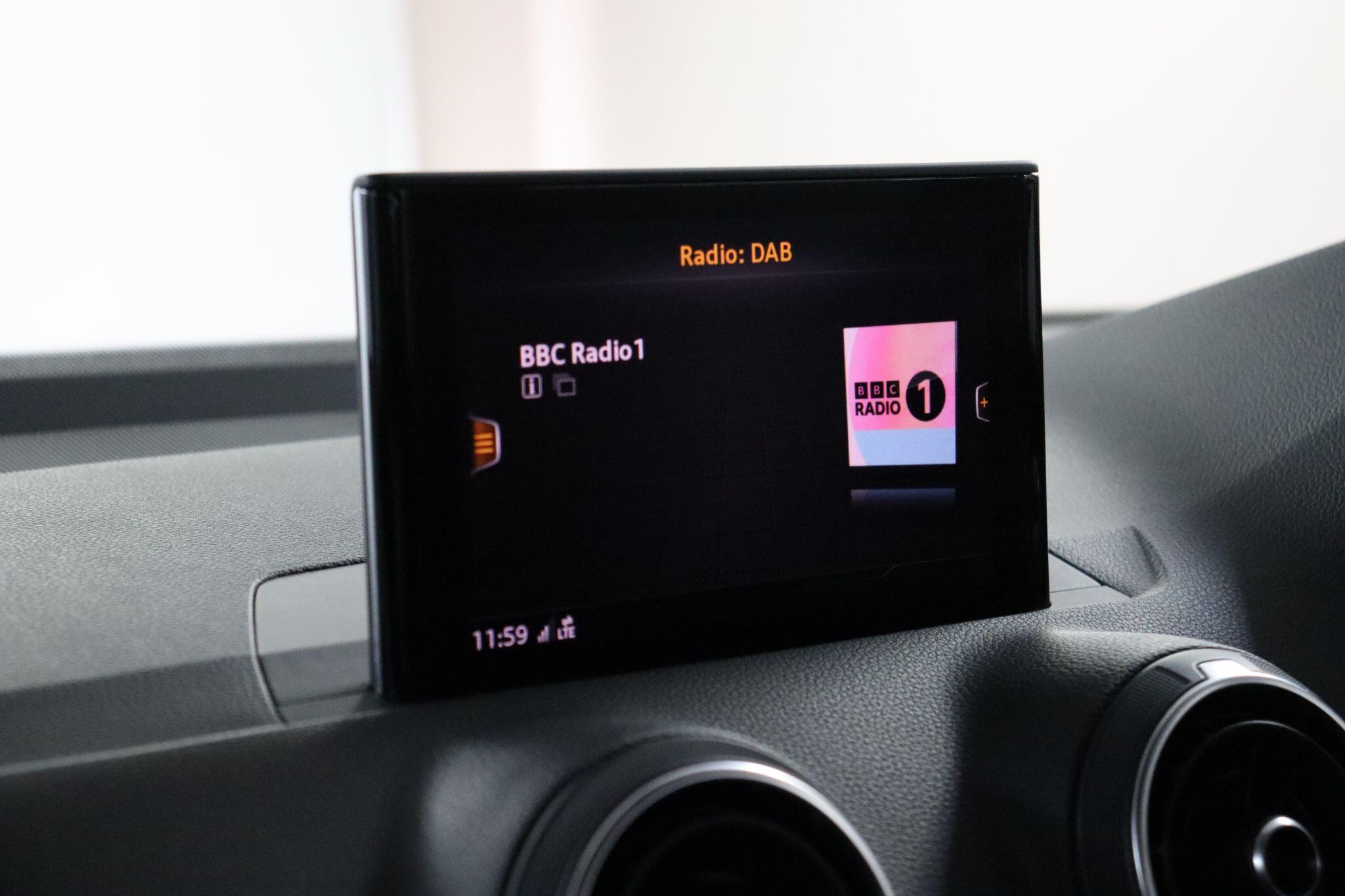 Audi Q2 view 38
