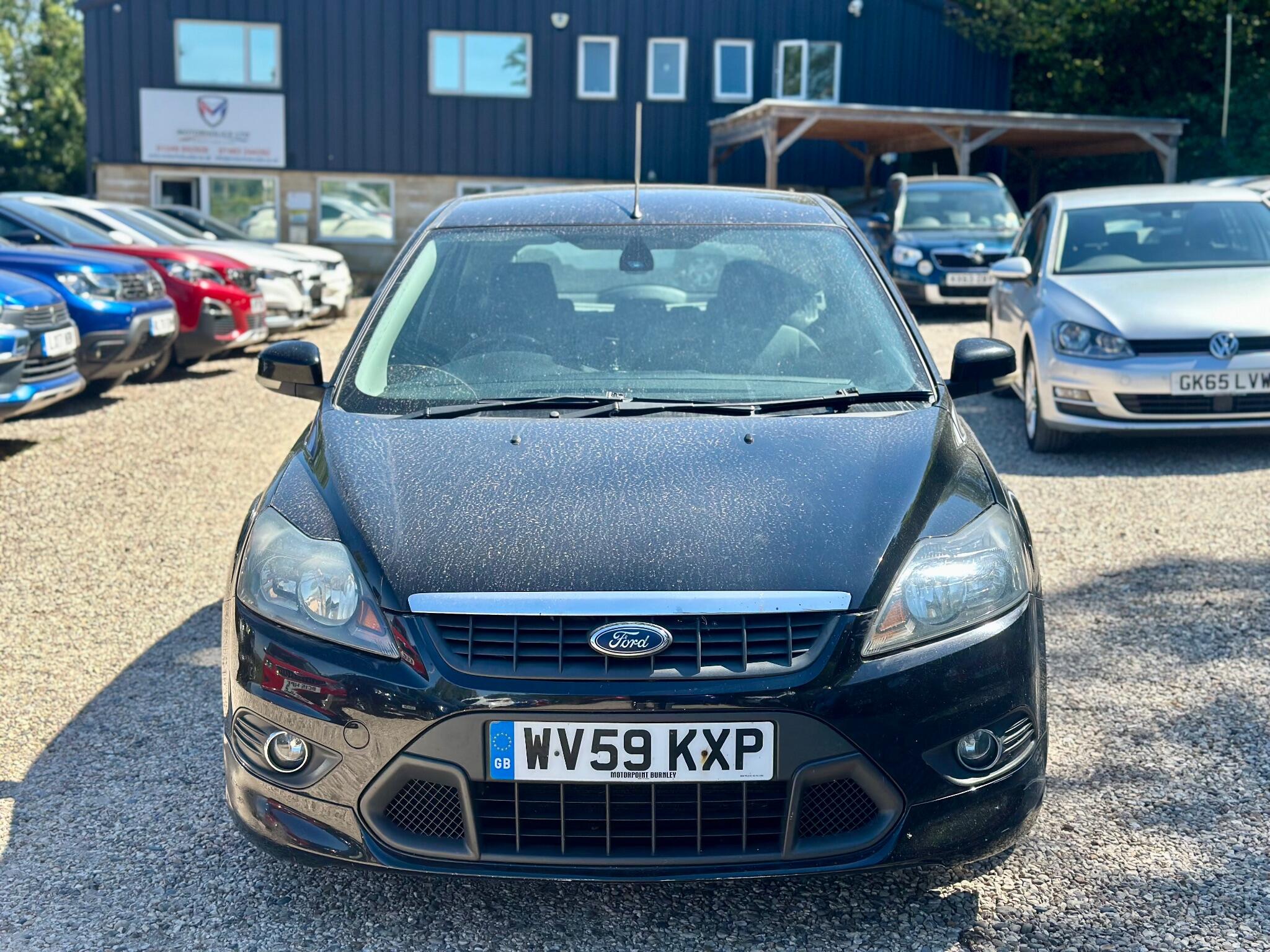 Ford Focus view 3