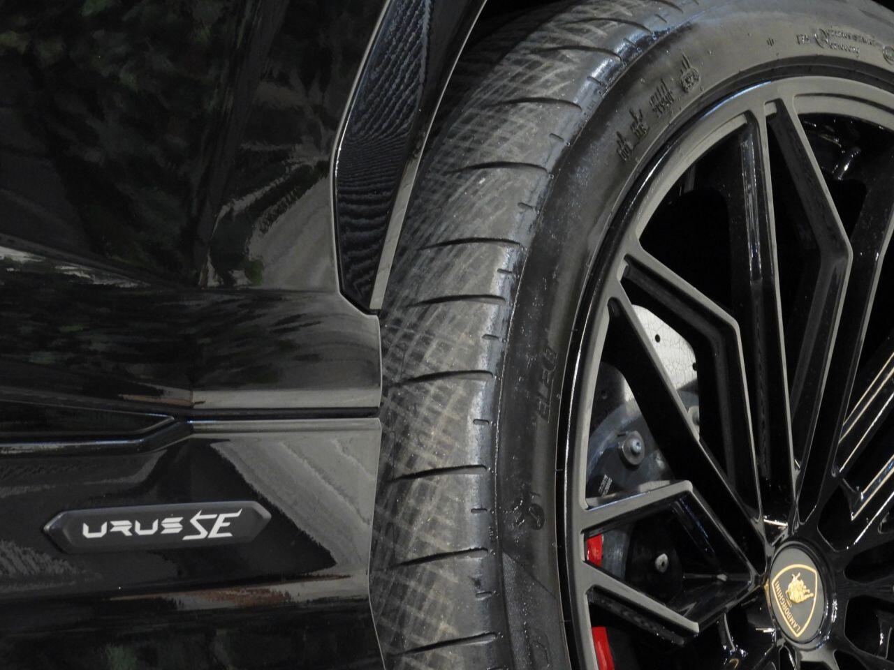 Lamborghini Urus view 46