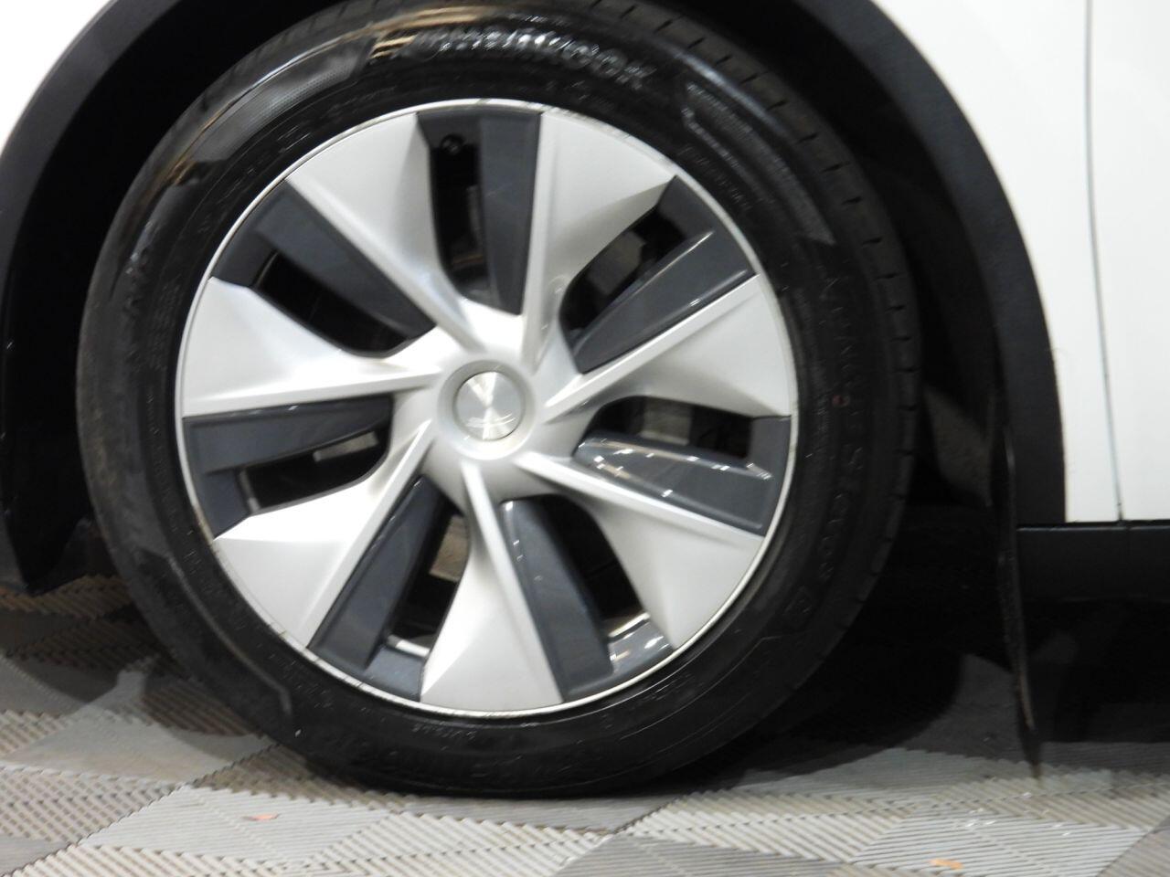 Tesla Model Y view 18