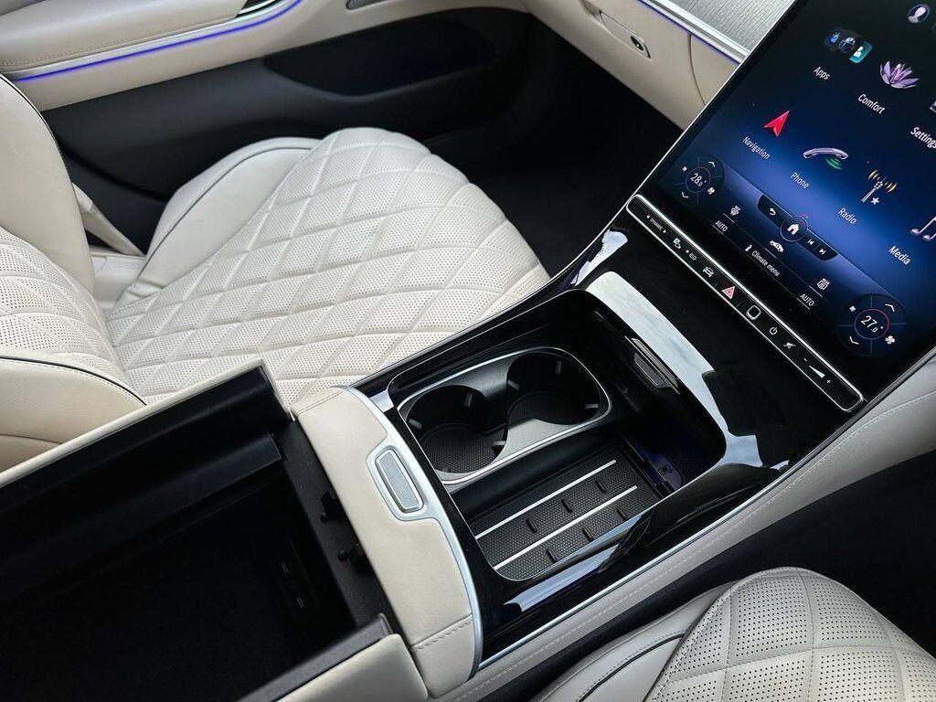 Mercedes-Benz S-Class view 36