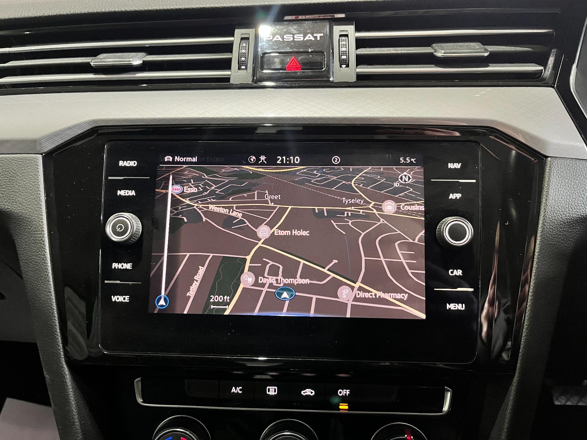 Volkswagen Passat view 17
